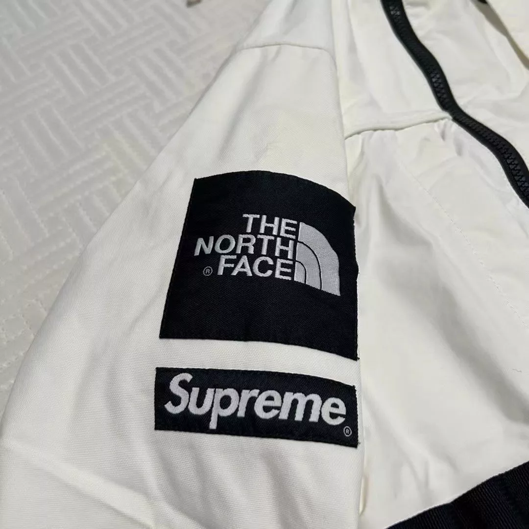 Supreme Light Jackets SUPREME THE NORTH FACE JACKET White