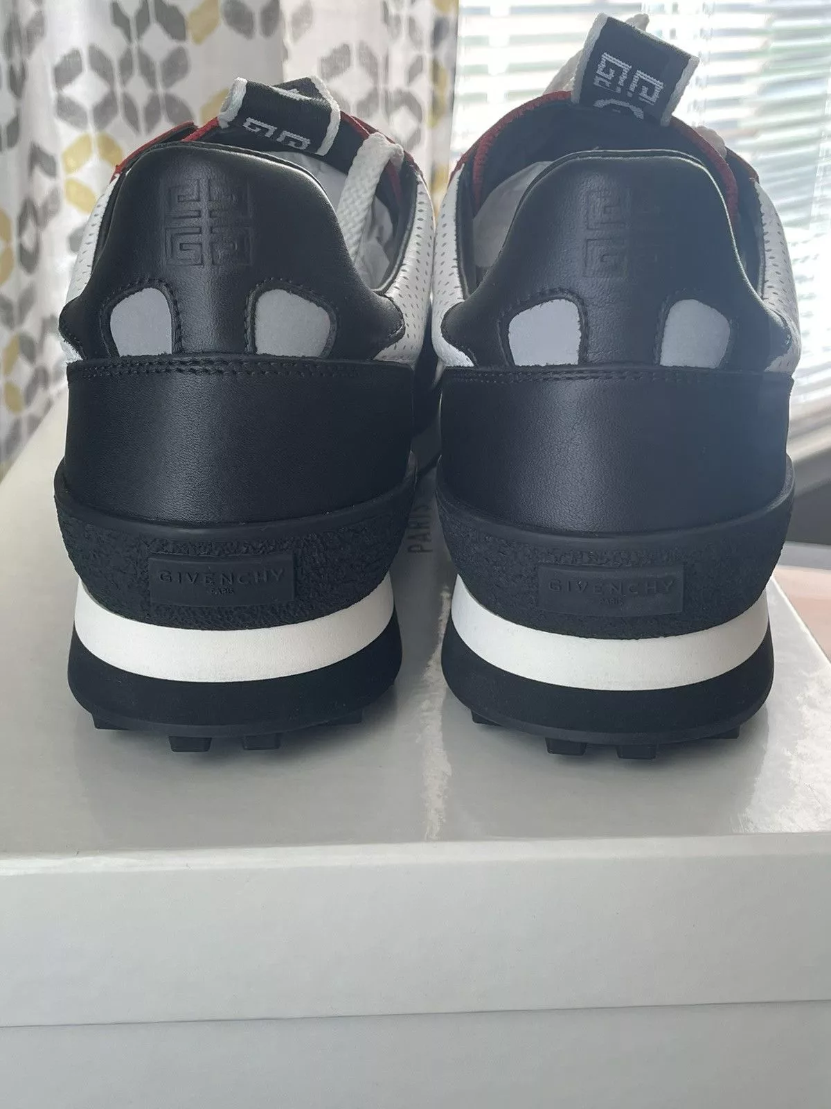 Givenchy Low Top Sneakers Givenchy TR3 Runner Sz 44 New Multi