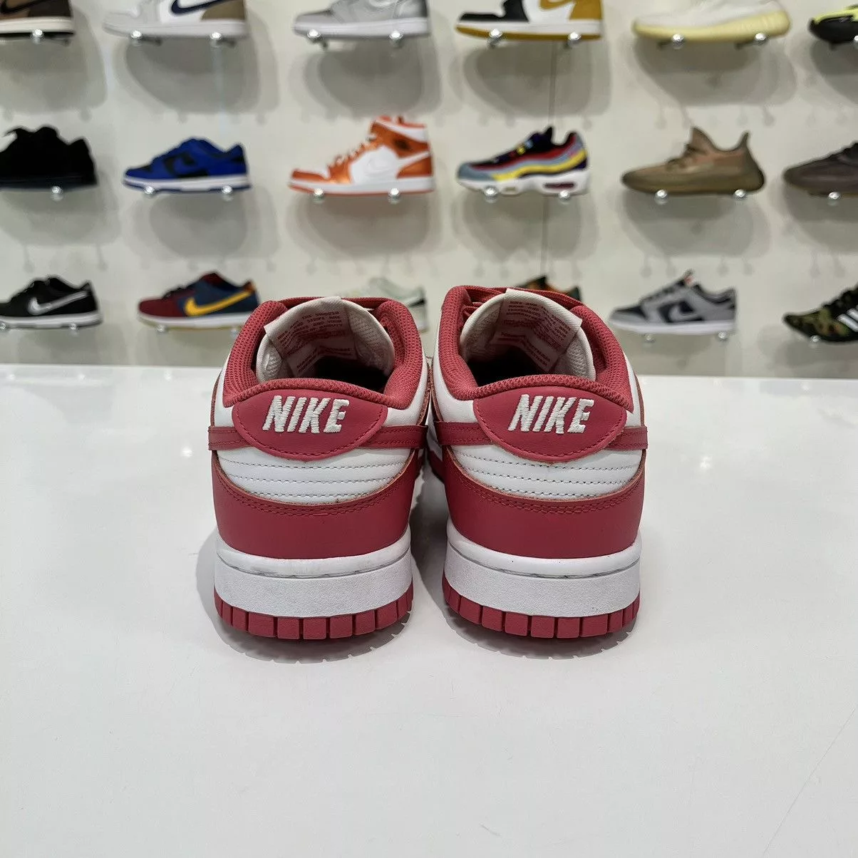 Nike Low Top Sneakers Nike Dunk Low Archeo Pink (W)