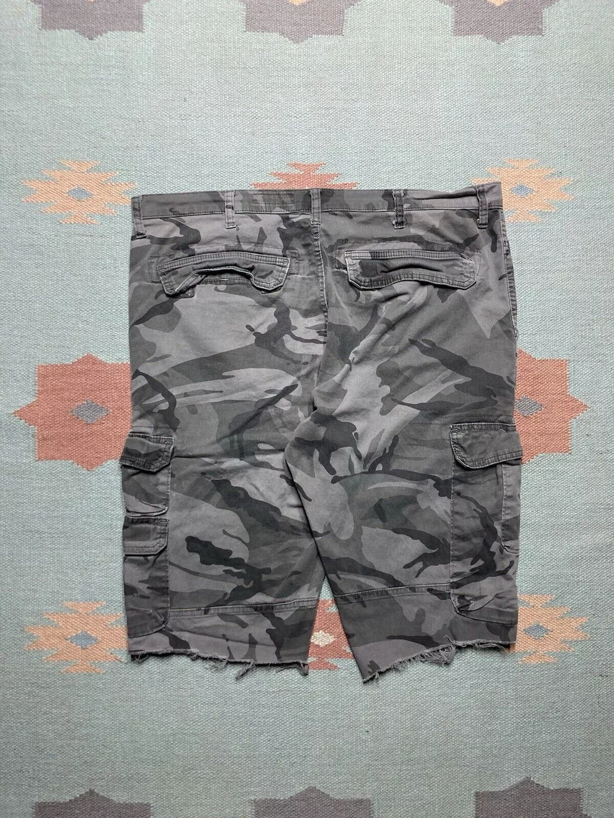 Vintage Shorts Vintage × Wrangler VTG y2k wrangler camo cargo shorts cut off baggy skater 40 Multi Streetwear