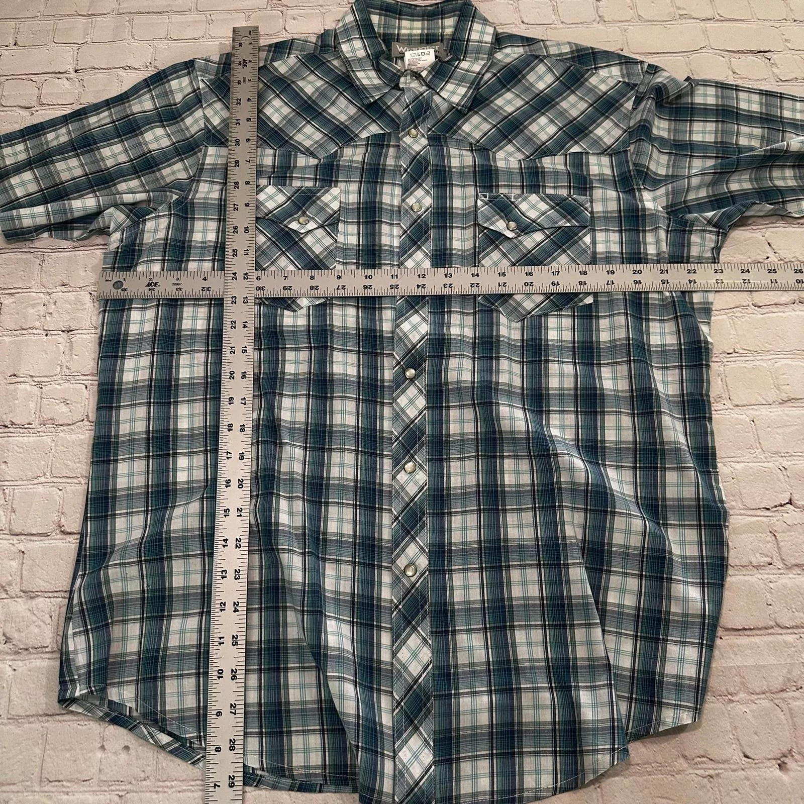 Wrangler Shirts Button Ups Men’s wrangler, button-down size large Blue