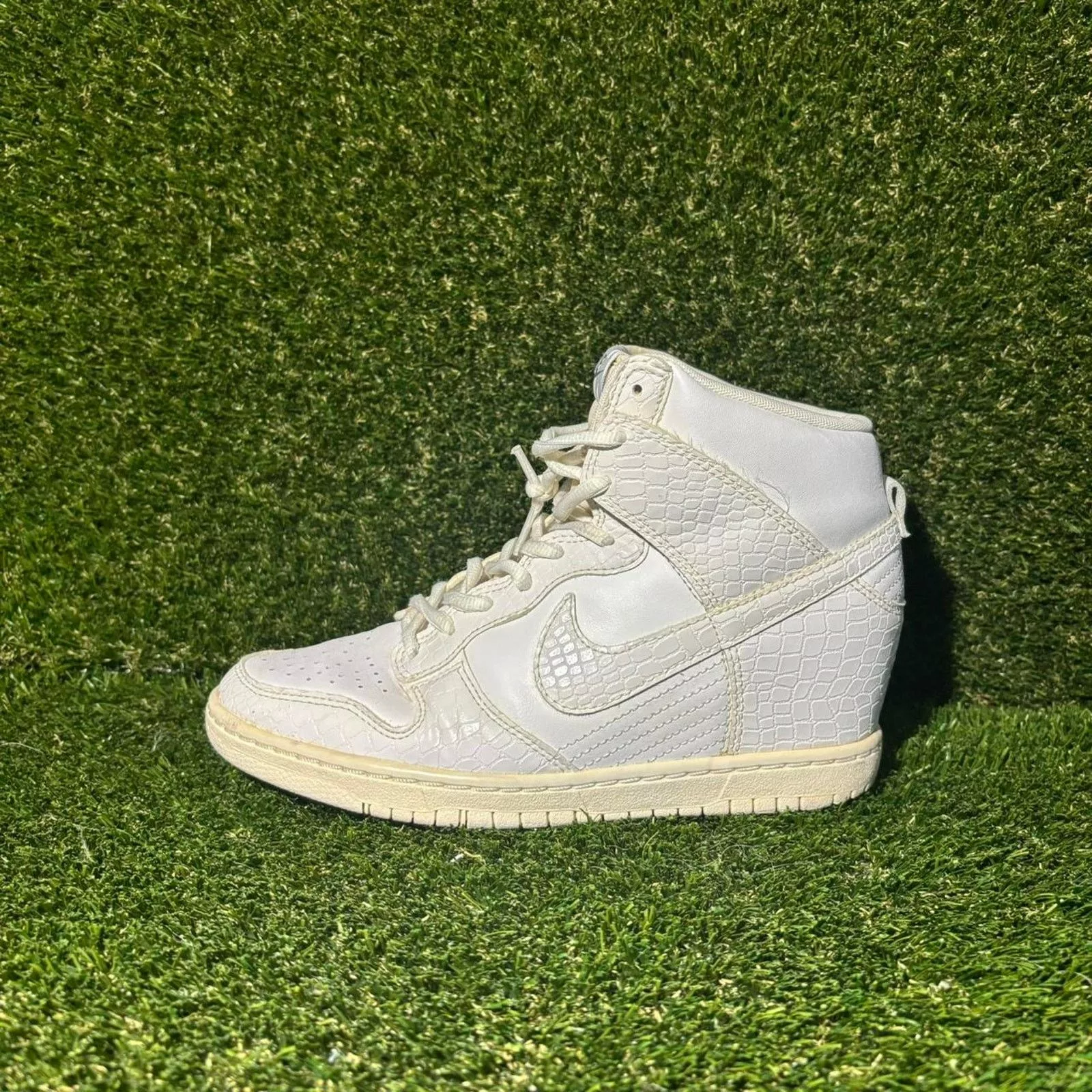 Nike Low Top Sneakers Size 7 - Nike Dunk High White