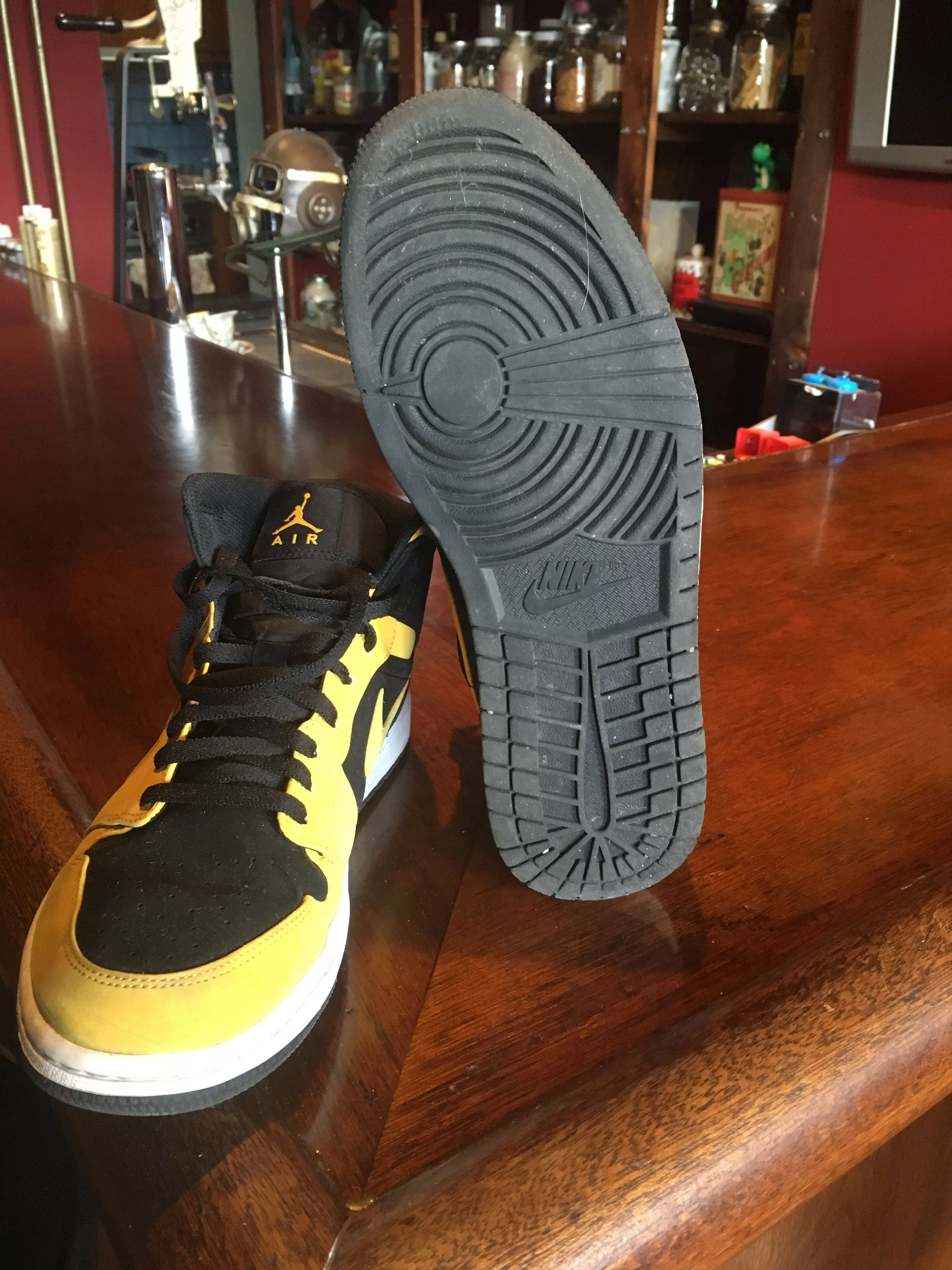 Nike Hi Top Sneakers Nike Air Jordan 1 Retro Mid Multi