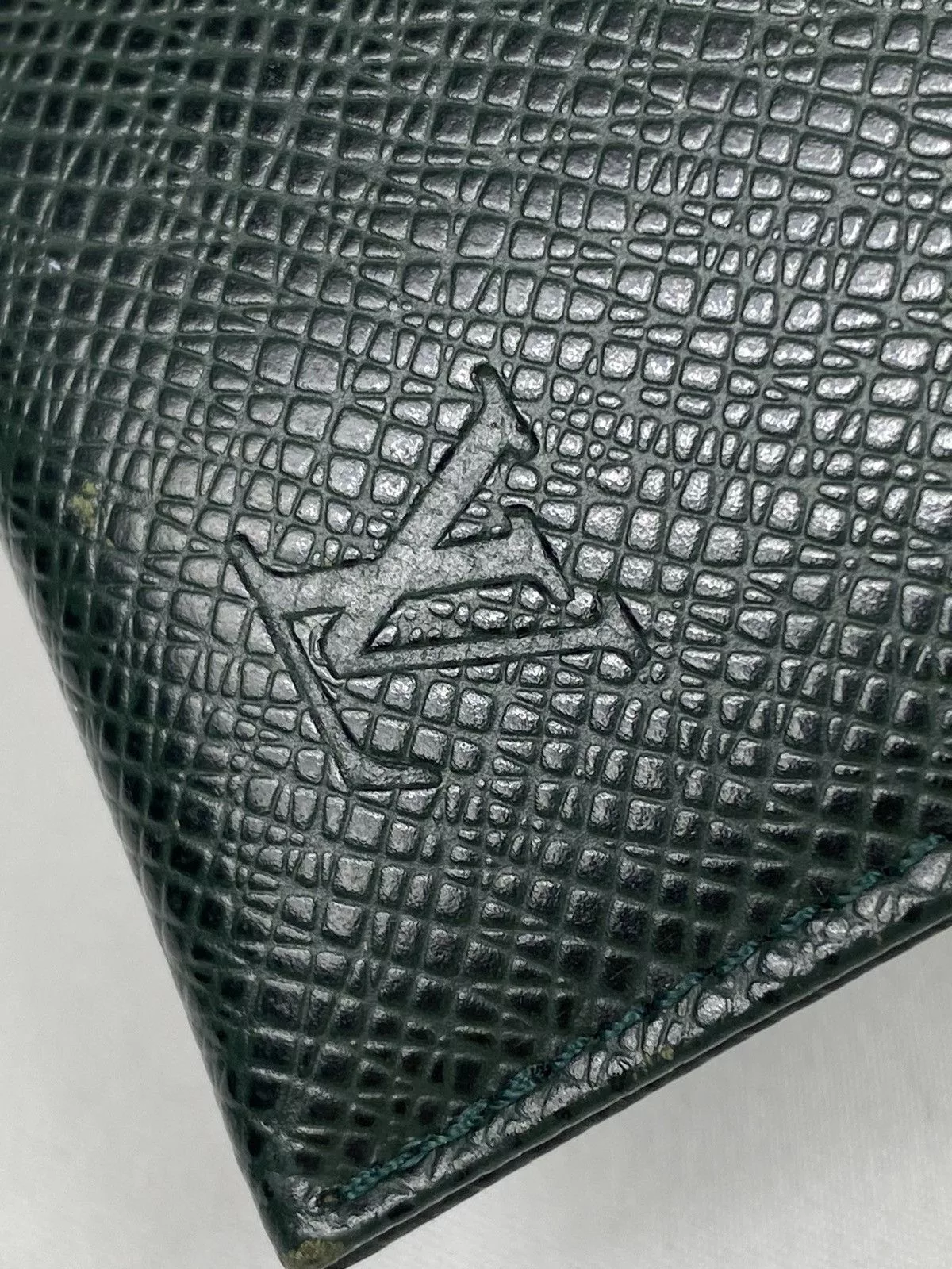 Louis Vuitton Wallets Louis Vuitton Taiga Card Holder Green