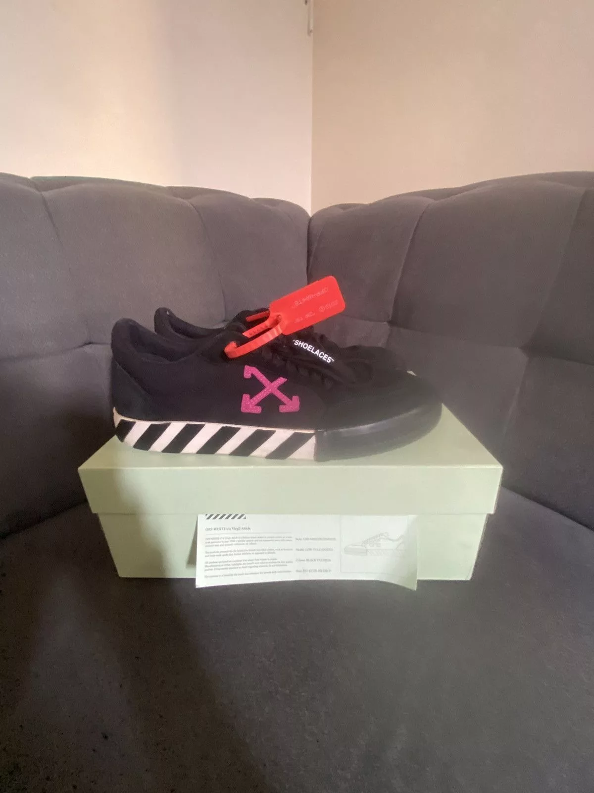 Off-White Low Top Sneakers Off-White Off white vulc low fuchsia