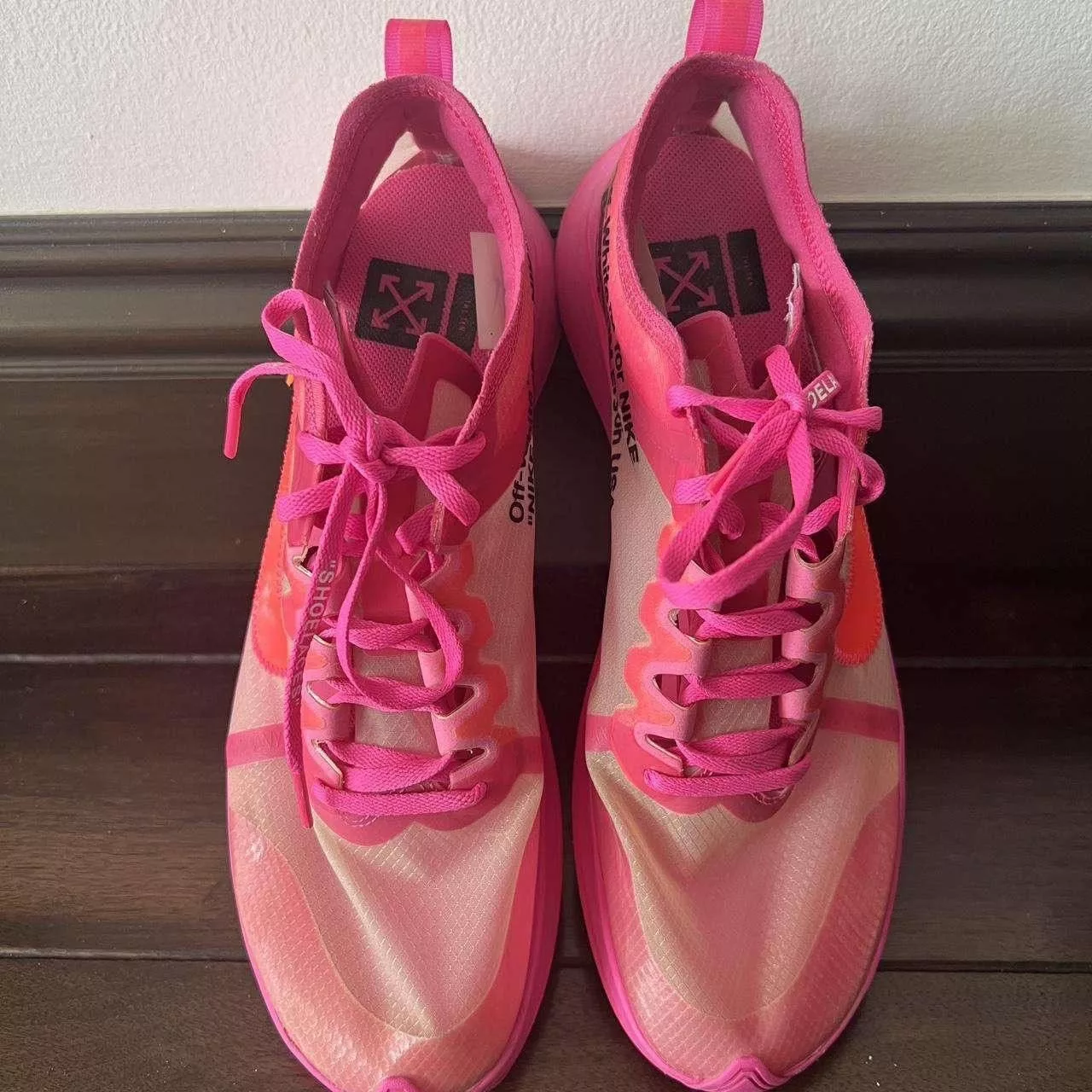 Off-White Low Top Sneakers Off-White Nike zoom fly Off White pink