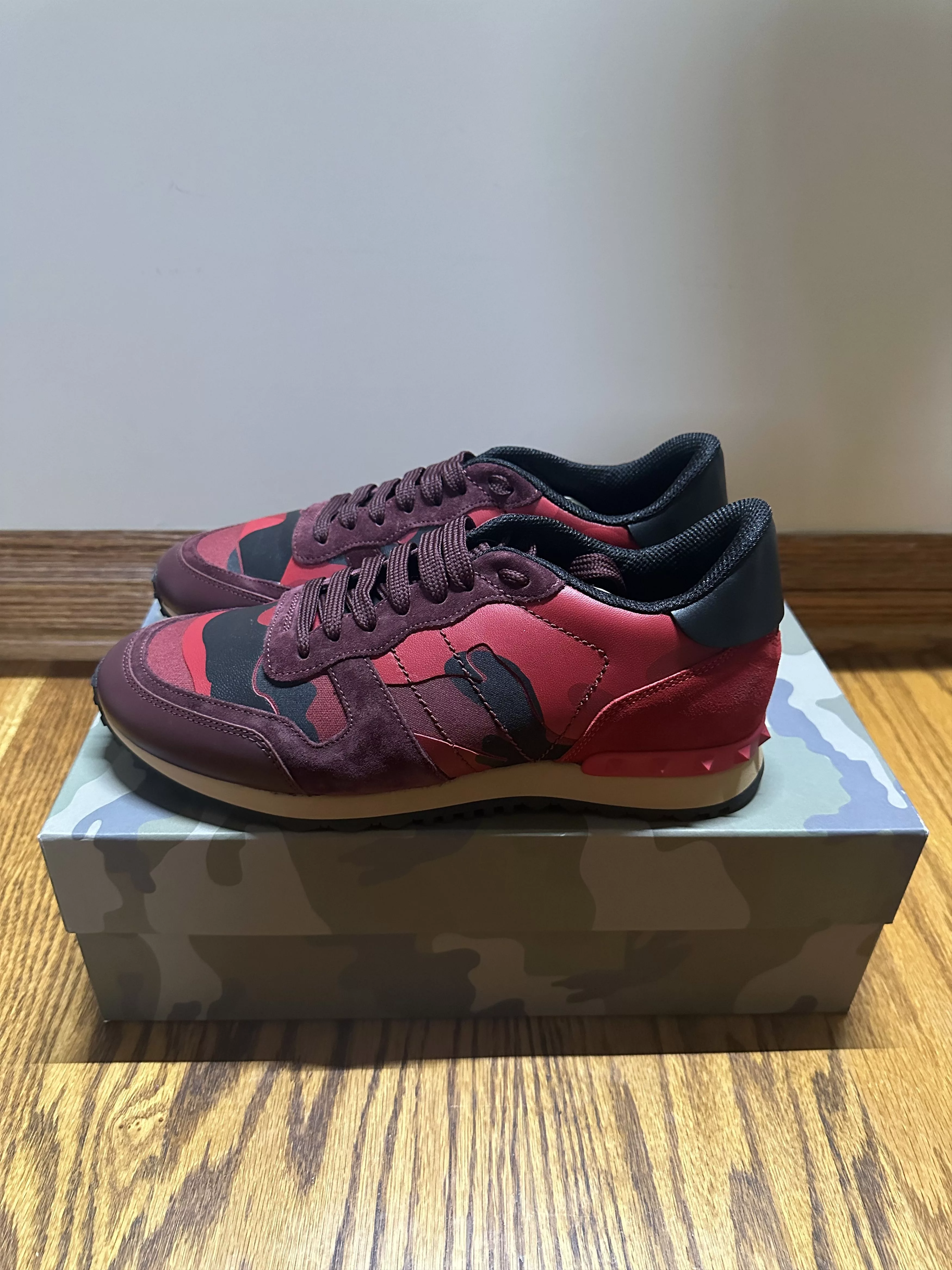 Valentino Low Top Sneakers Valentino Rockrunners Red