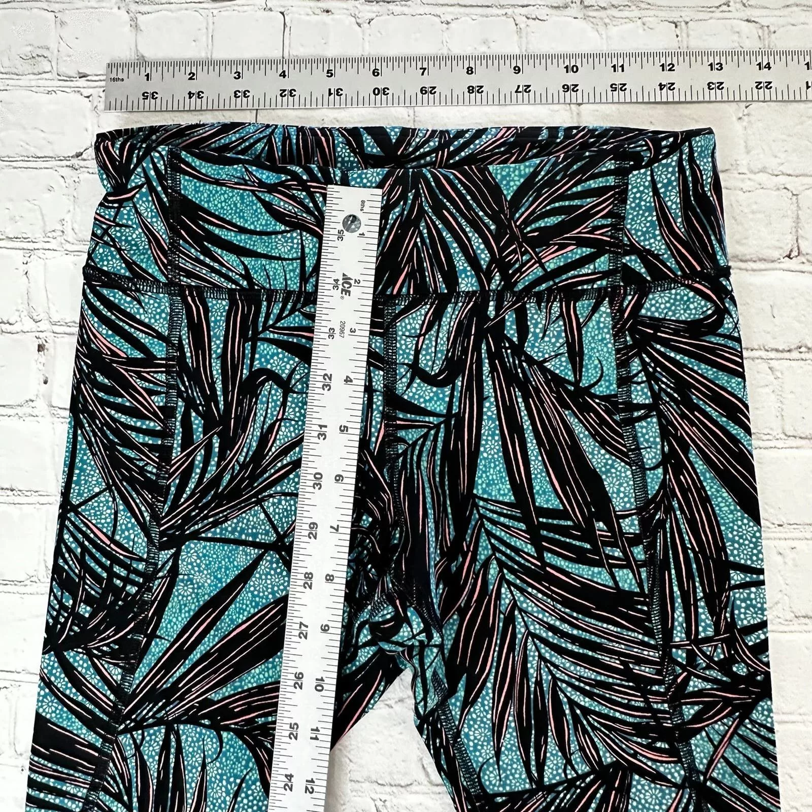lululemon leggings size 6 Multi