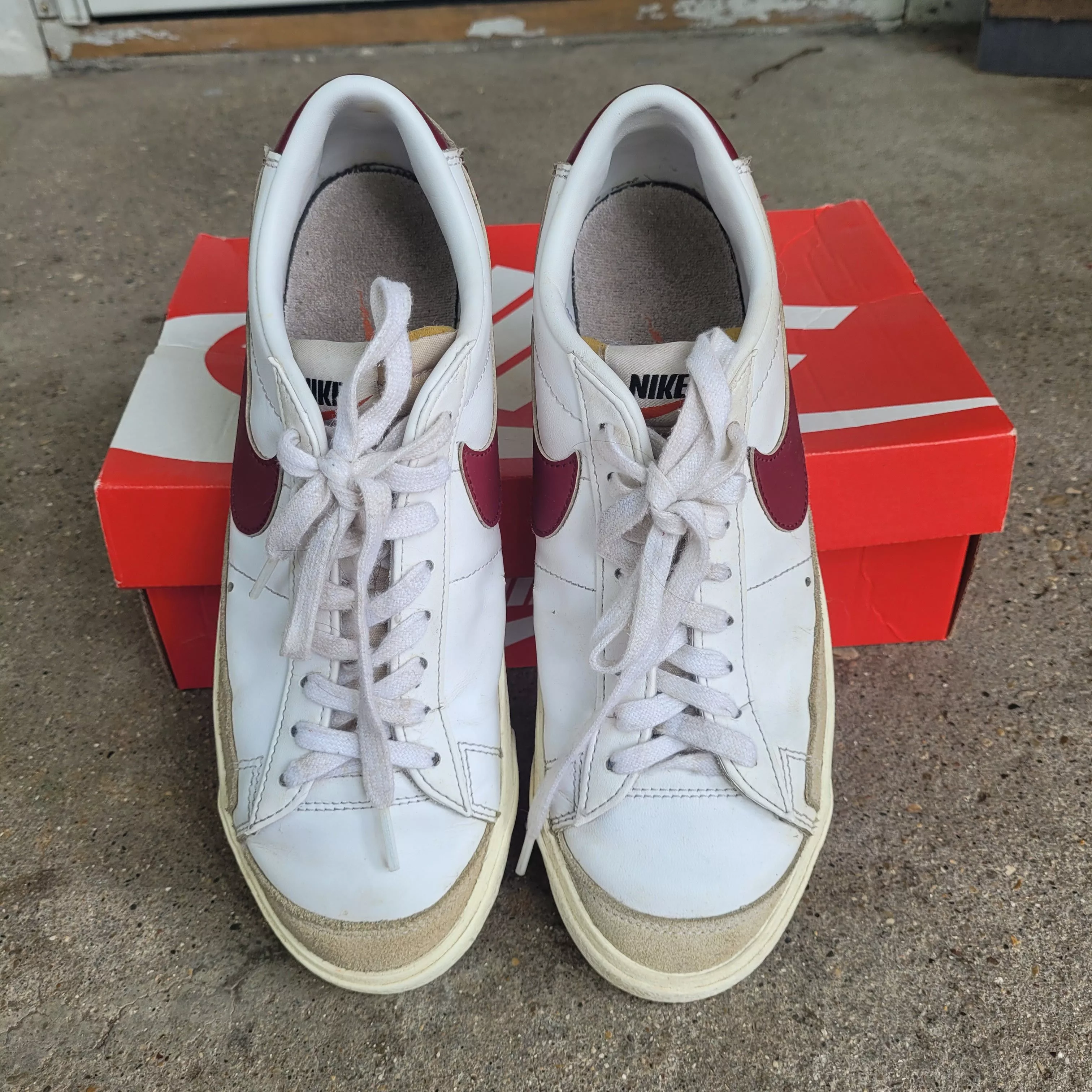 Nike Low Top Sneakers Used Nike Blazer Low White/Red