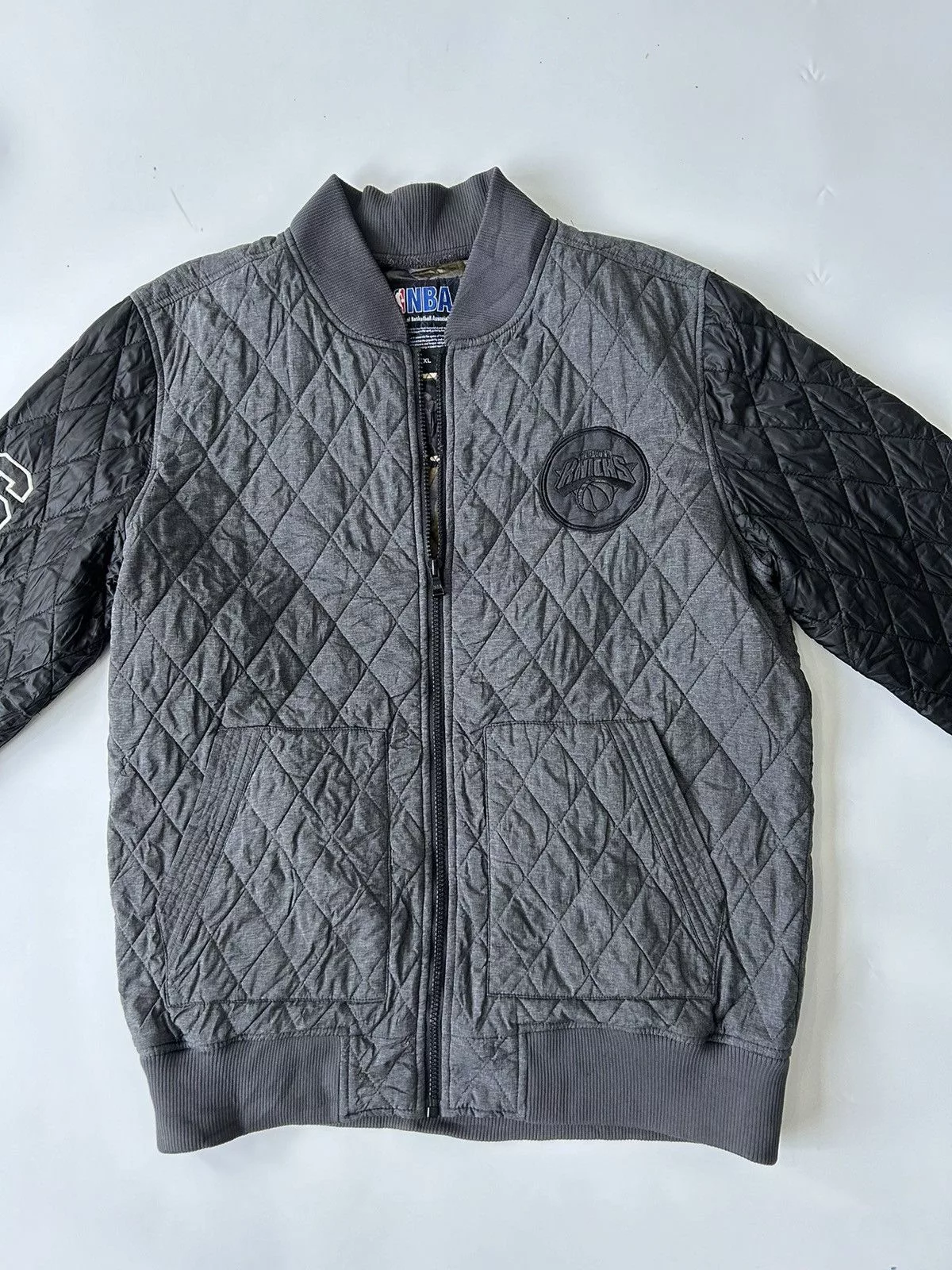 NBA Light Jackets NBA × Vintage NBA KNICKS 46 QUILTED VARSITY JACKET Gray