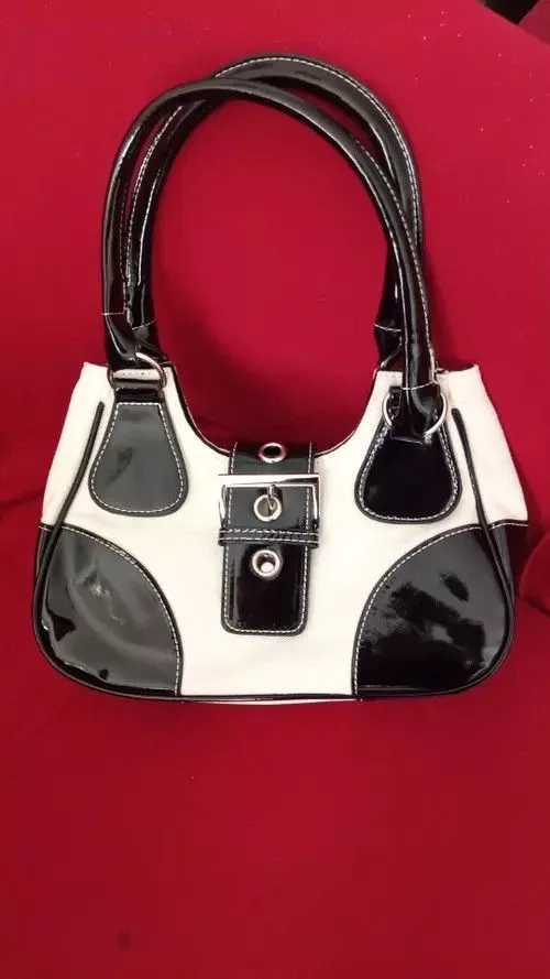 Japanese Brand Shoulder Bags Japanese Brand × Vintage Patent Leather Chain Crossbody Bag Black Avant-Garde