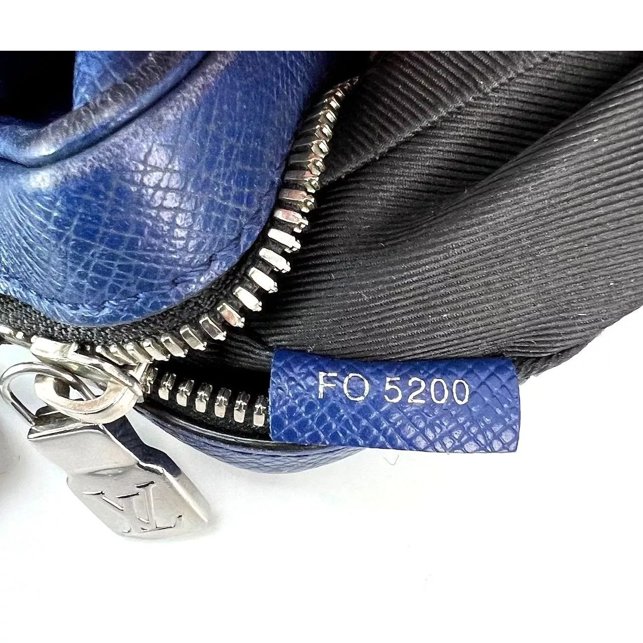 Louis Vuitton Messengers Satchels LOUIS VUITTON Taigarama Outdoor Blue Messenger Bag