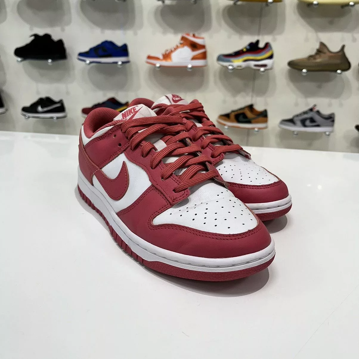 Nike Low Top Sneakers Nike Dunk Low Archeo Pink (W)
