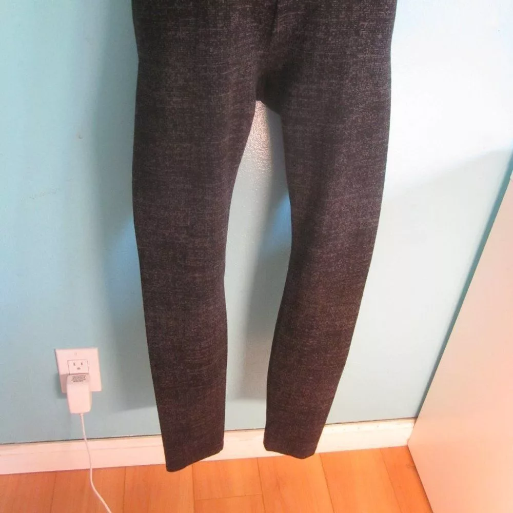 Other Joggers Other Lysse Gray Black Patterned Crop Classic Leggings Size S
