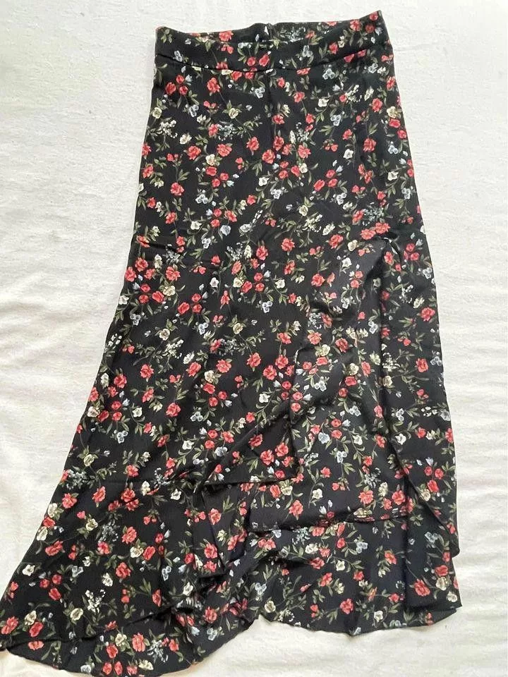 Designer Midi Dresses Designer Black and Floral Patterned Slit Skirt