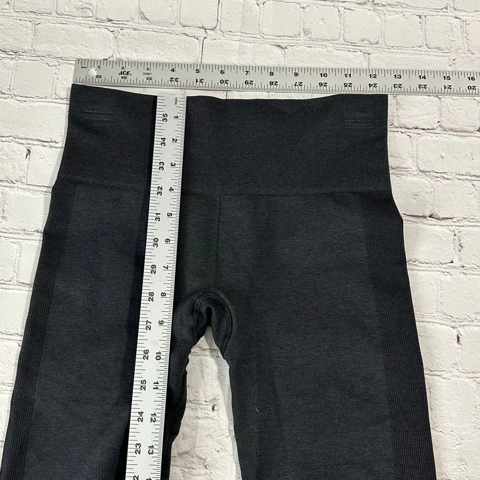 Lululemon Leggings Lululemon seamless Leggings size 4 Black