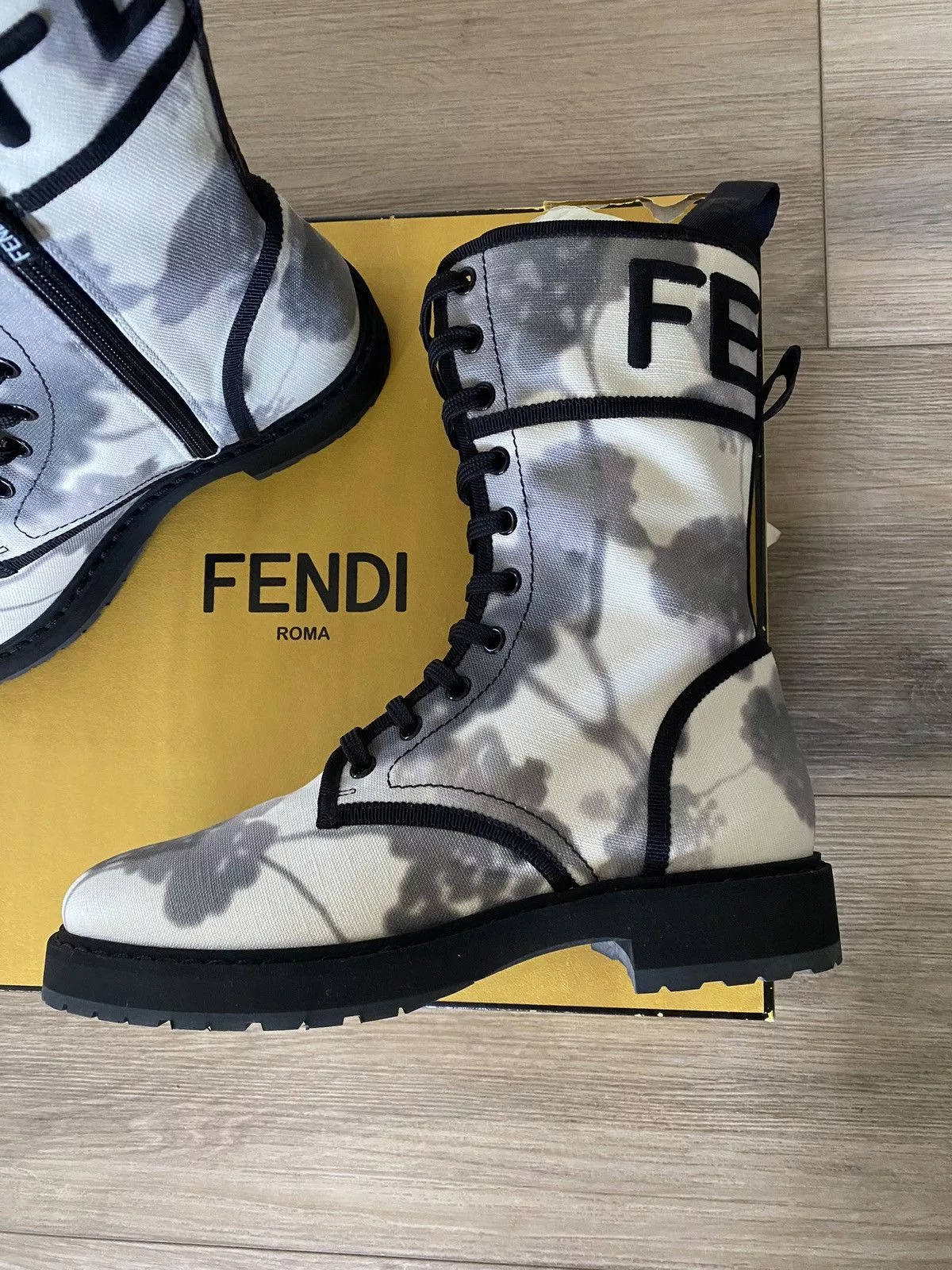 Fendi Boots Authentic Fendi biker boots Black