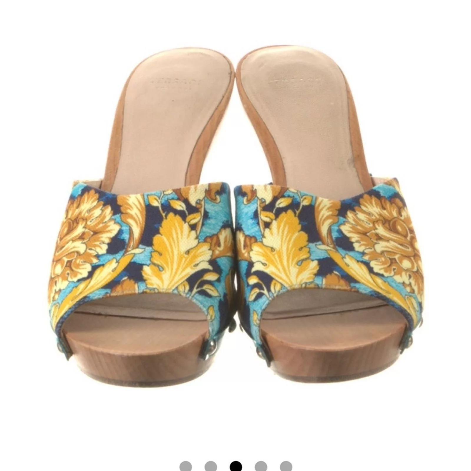 Versace Sandals 💎Versace EUC printed heels, size 7, gorgeous! Blue