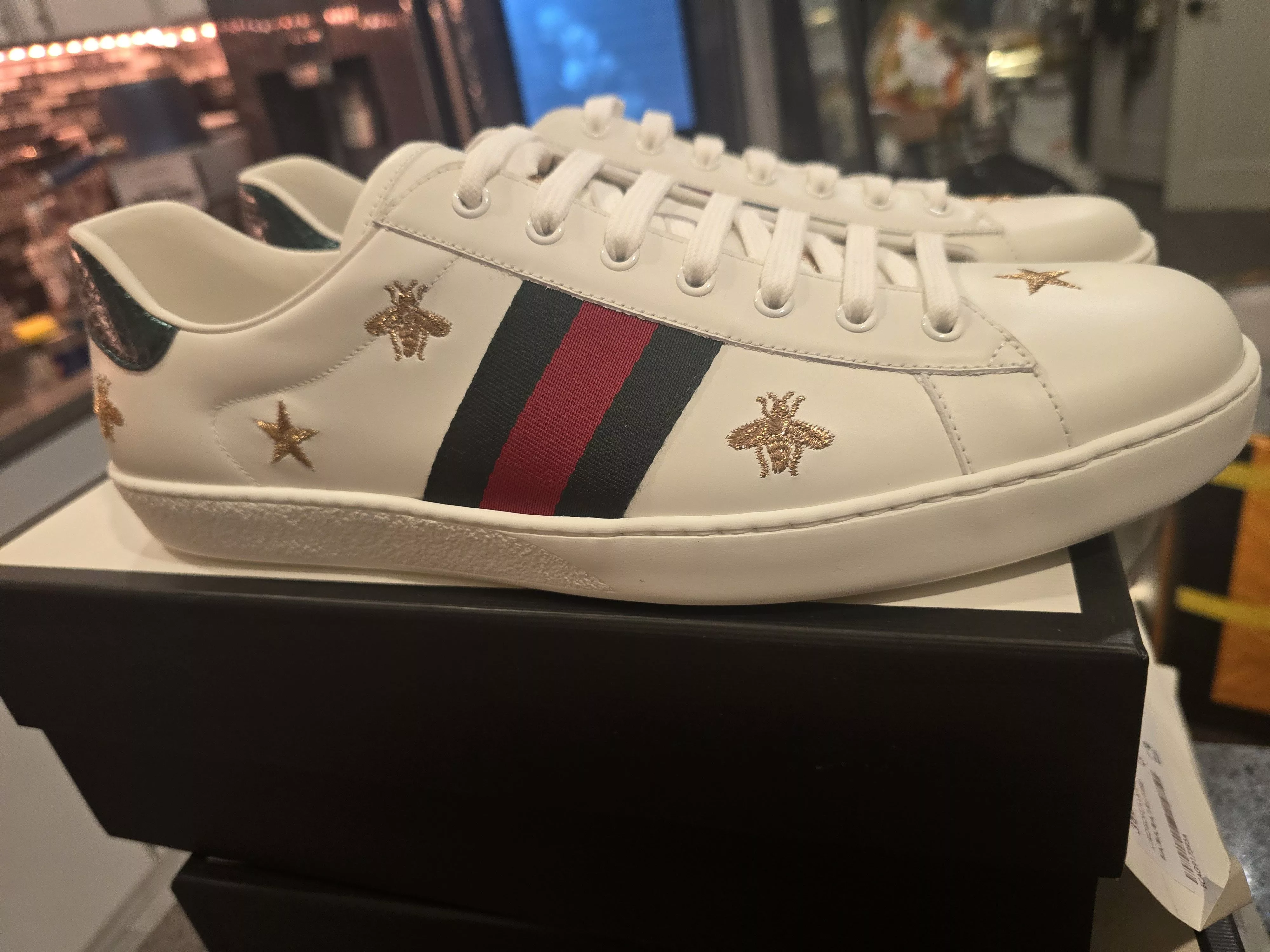 Gucci Low Top Sneakers Ace Embroidered Bees and Stars Gucci Sz 15.5/ US Sz 16 White