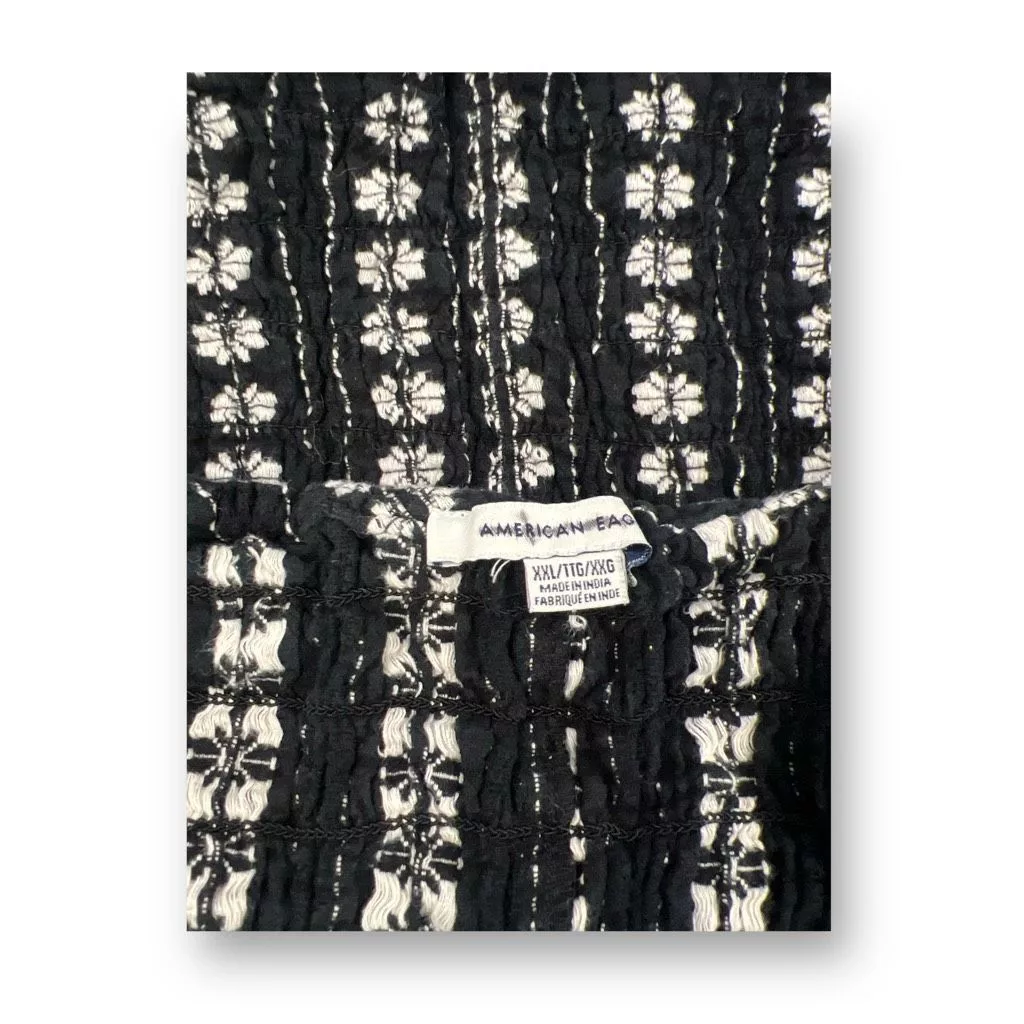 American Eagle Outfitters Blouses American Eagle Outfitters American Eagle Floral Cropped Top Size Extra Extra Large Black