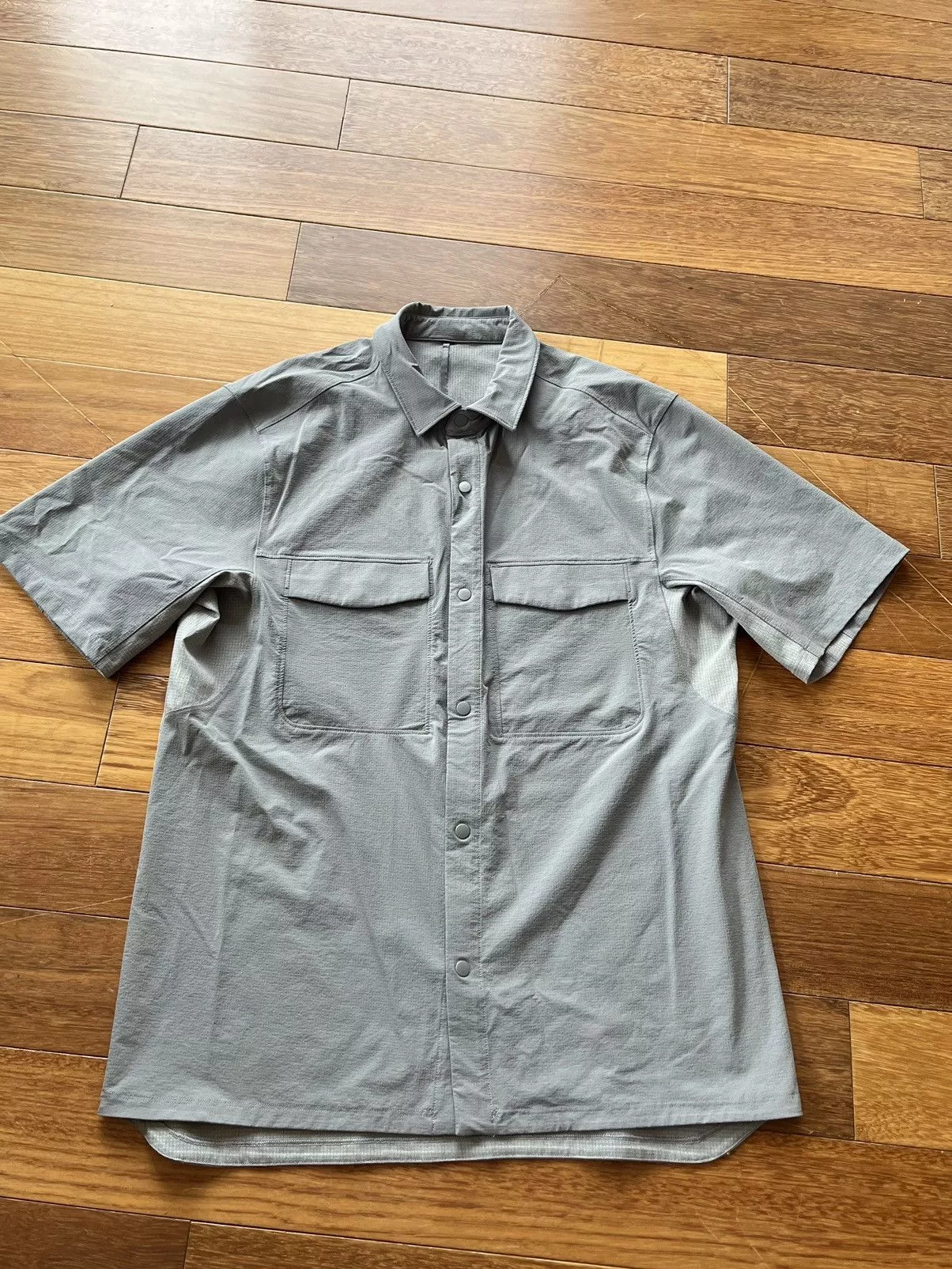 Lululemon Shirts Button Ups Lululemon easy bottom up short Gray