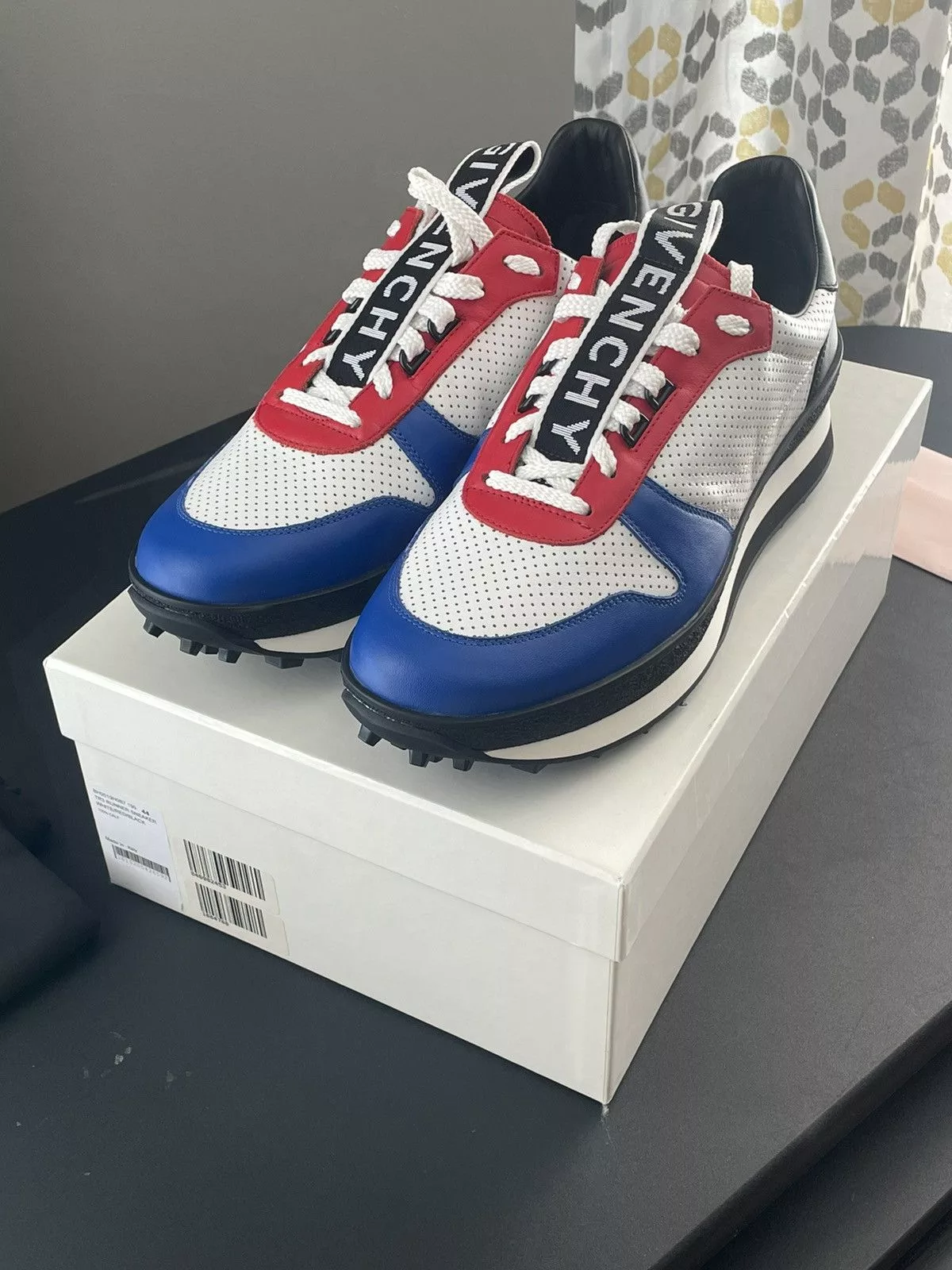 Givenchy Low Top Sneakers Givenchy TR3 Runner Sz 44 New Multi