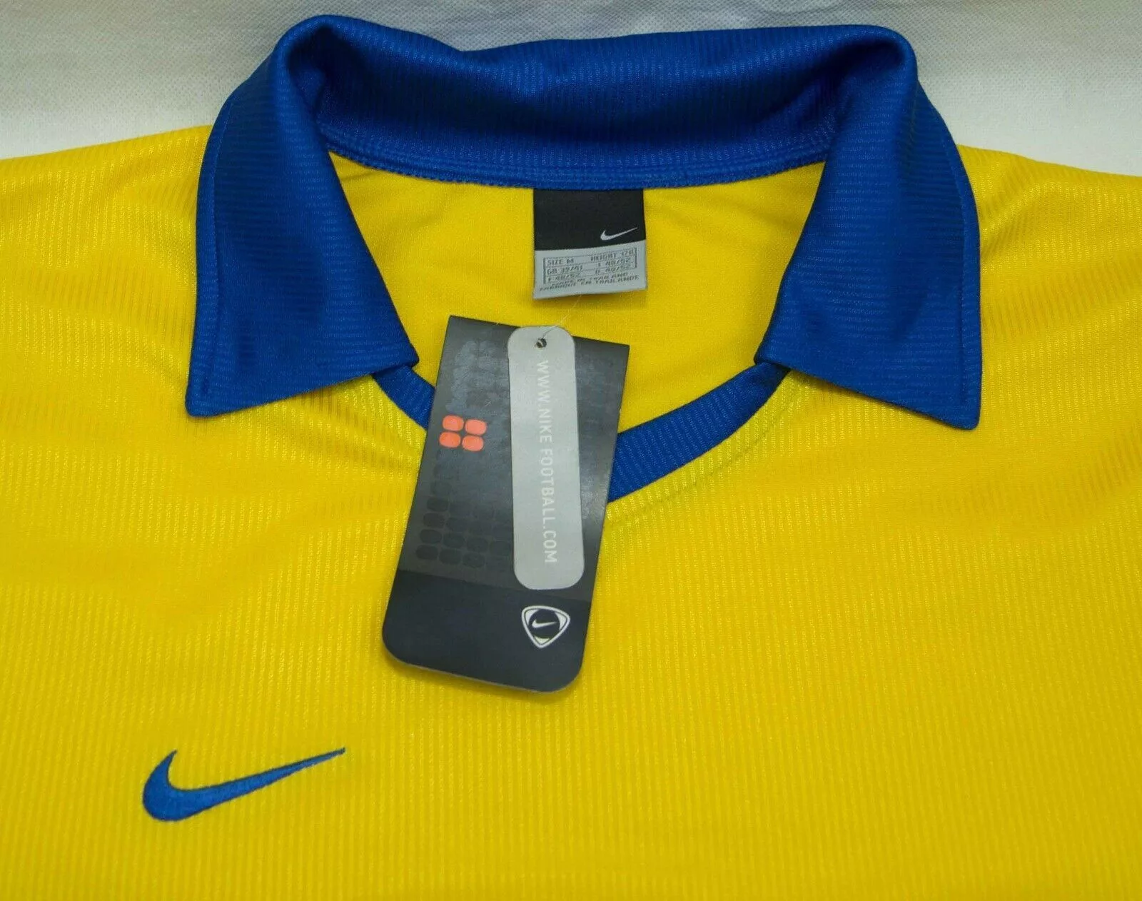 Nike Jerseys MENS NIKE ACTIVEWEAR TOP SIZE M Yellow