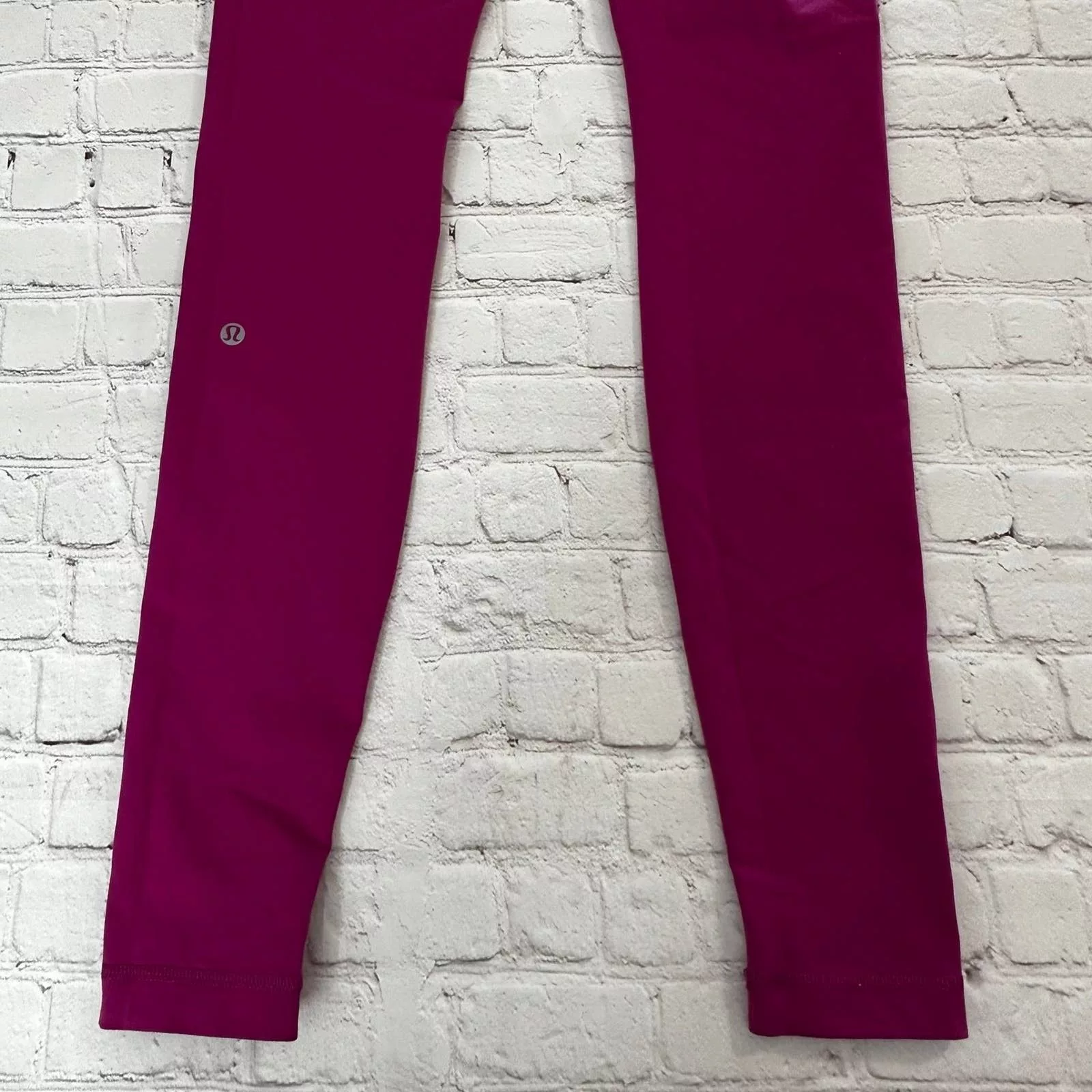 Reversible Lululemon Leggings size 6 Pink