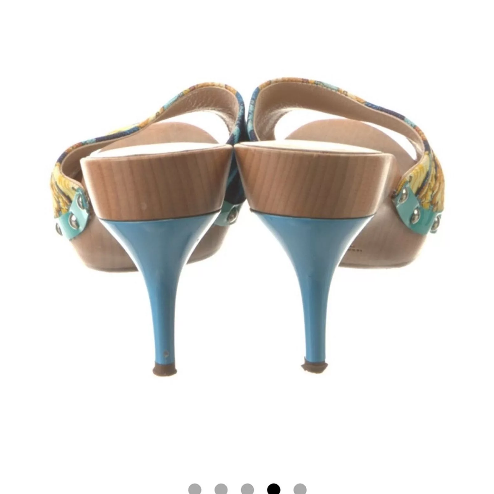 Versace Sandals 💎Versace EUC printed heels, size 7, gorgeous! Blue