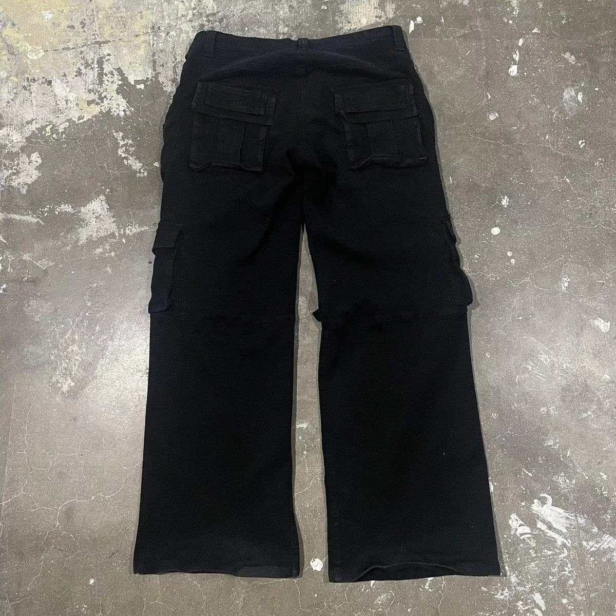 Yasuyuki Ishii Casual Pants Yasuyuki Ishii Gunslinger 'Gantz' cargos Black