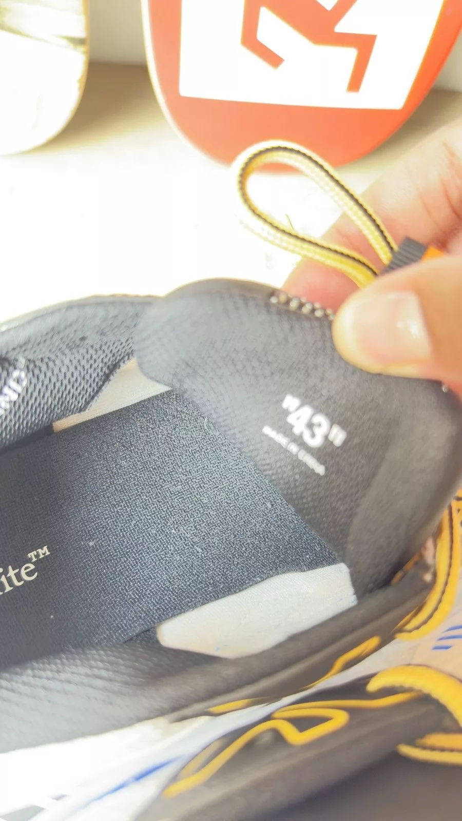 Off-White Low Top Sneakers Off-White Be Right Back Sneaker