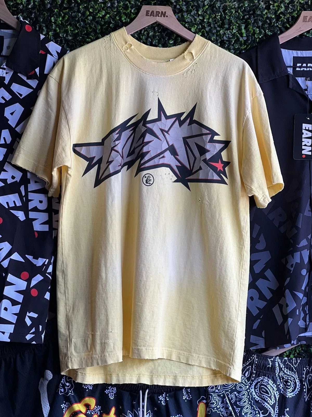 HELLSTAR Short Sleeve T Shirts HELLSTAR CRACKED Yellow