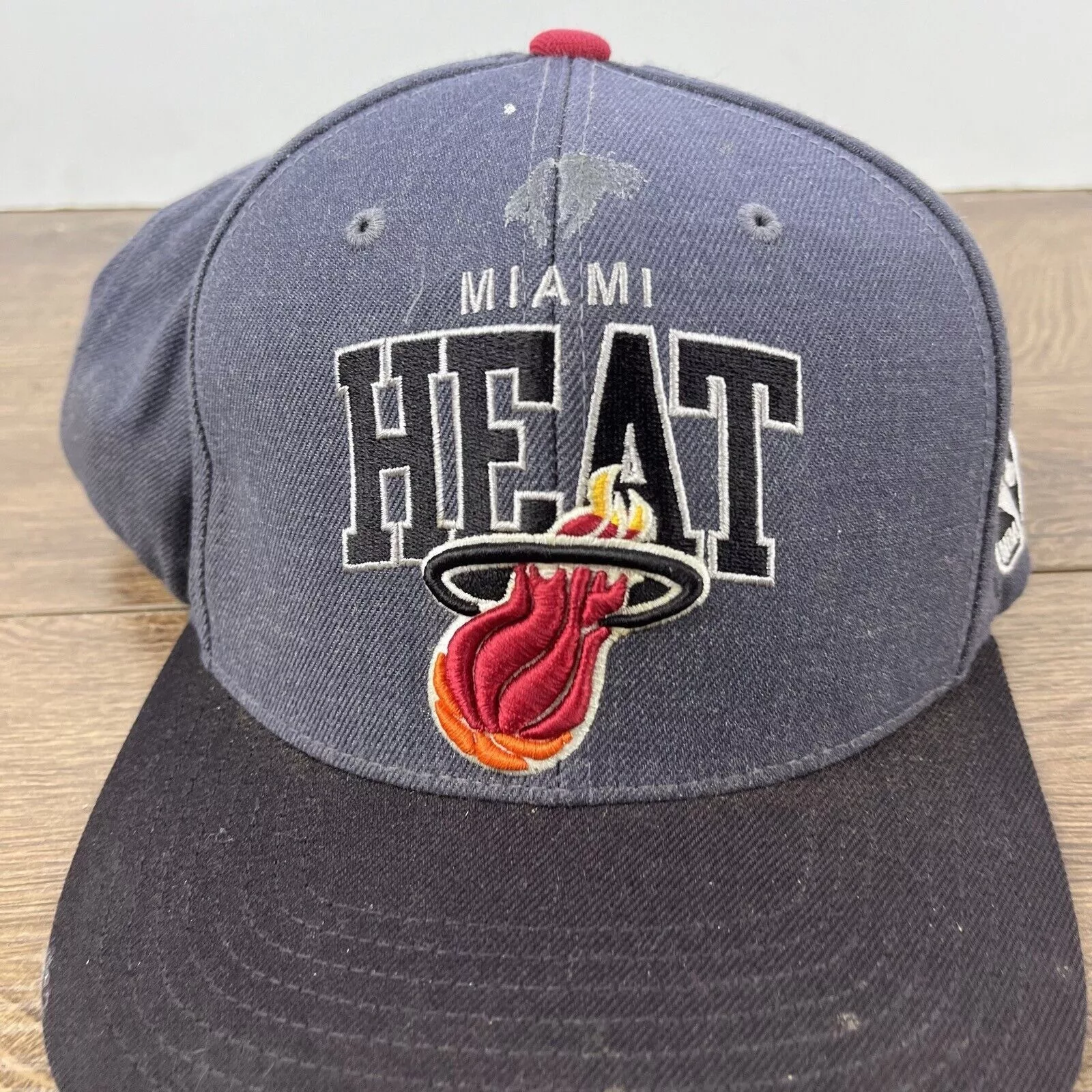 Mitchell & Ness Hats Miami Heat Snapback Hat Mitchell & Ness Gray Cap Adjustable