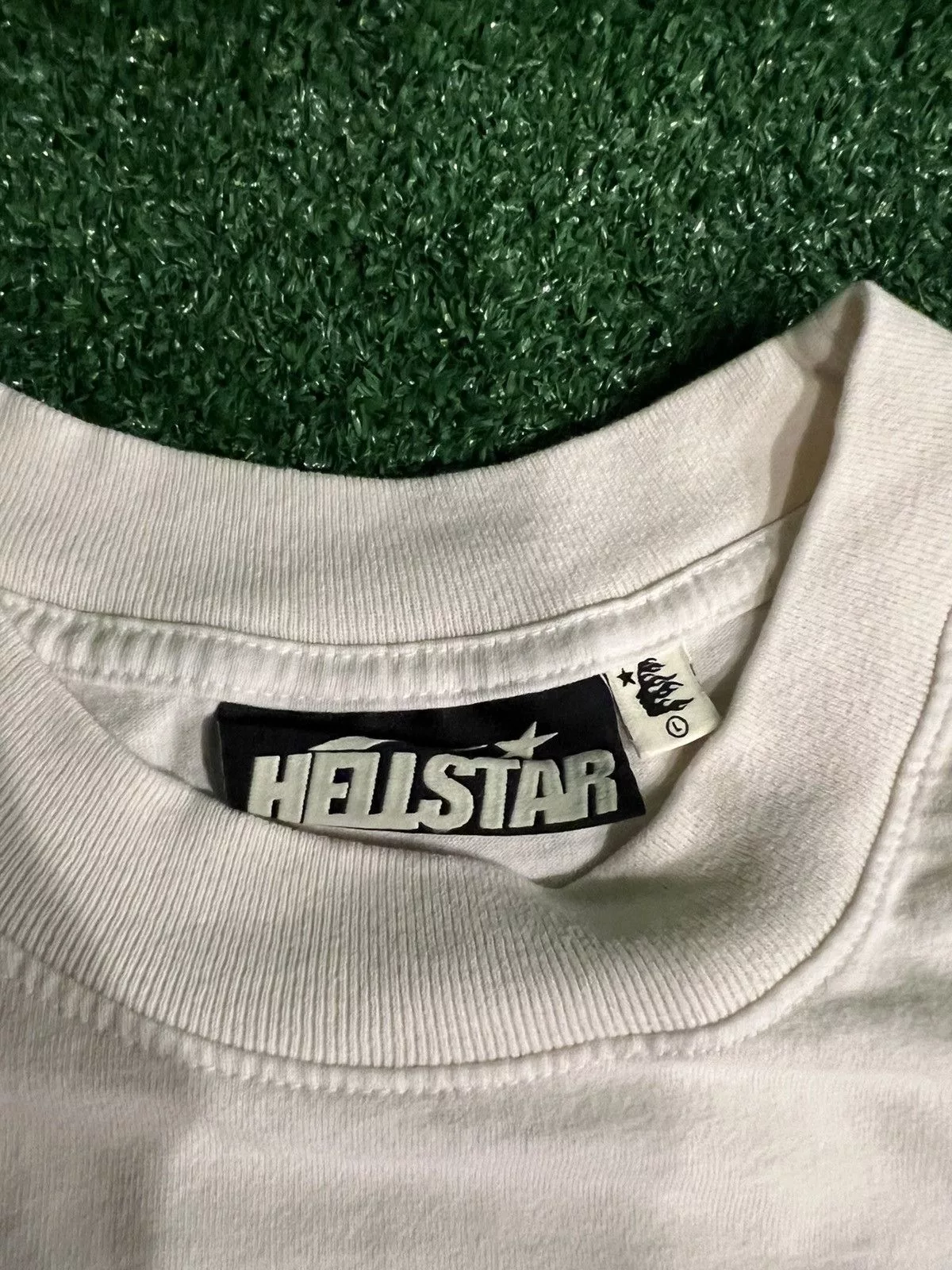 HELLSTAR Short Sleeve T Shirts Hellstar Classic T-Shirt White / L / Regular Print