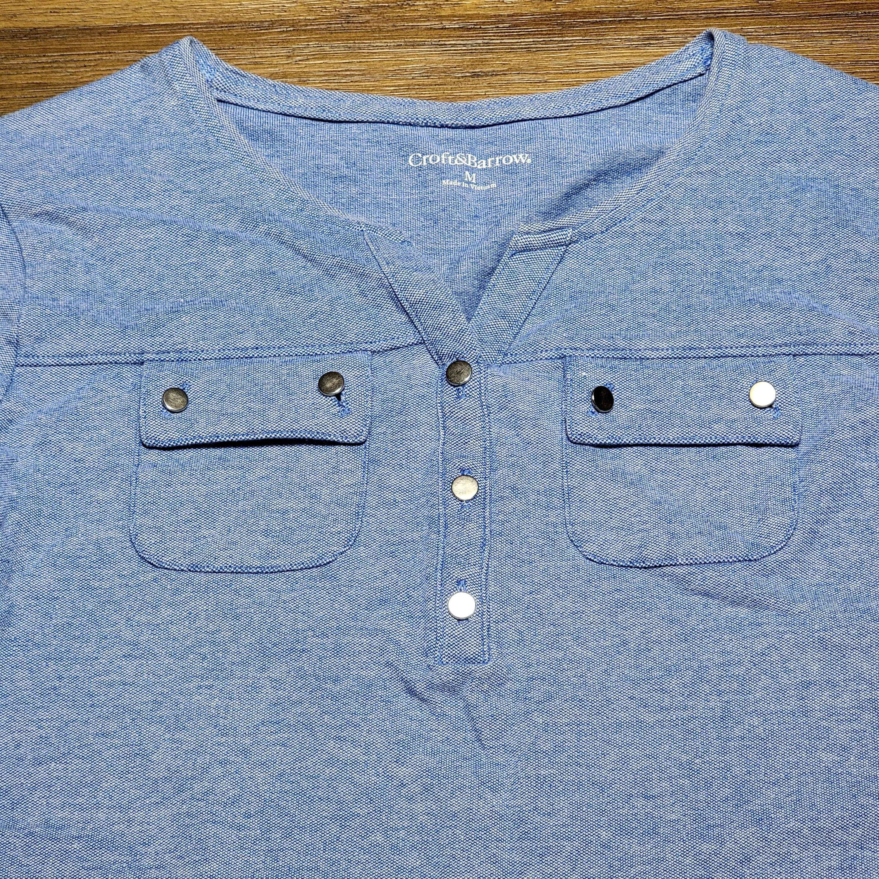Croft & Barrow Blouses Croft & Barrow LS Quarter Button w/Pockets - Size Medium Blue