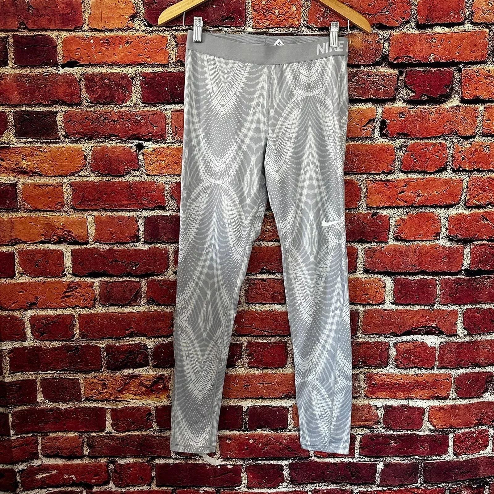 Nike Leggings Nike pro leggings size large Gray