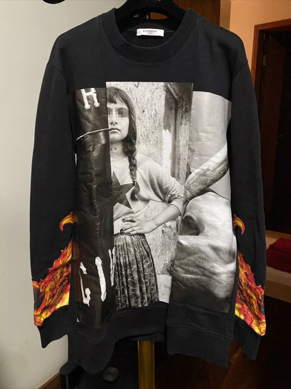 Givenchy Sweatshirts Hoodies Givenchy Black Printed Cotton Sweatshirt S