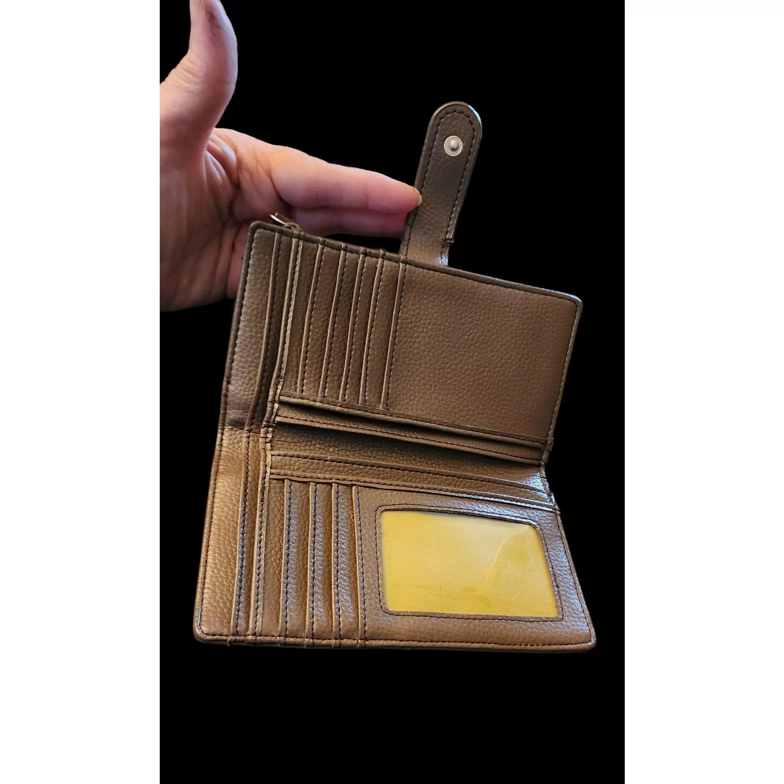 Kenneth Cole Wallets Kenneth Cole Reaction Brown leather wallet.