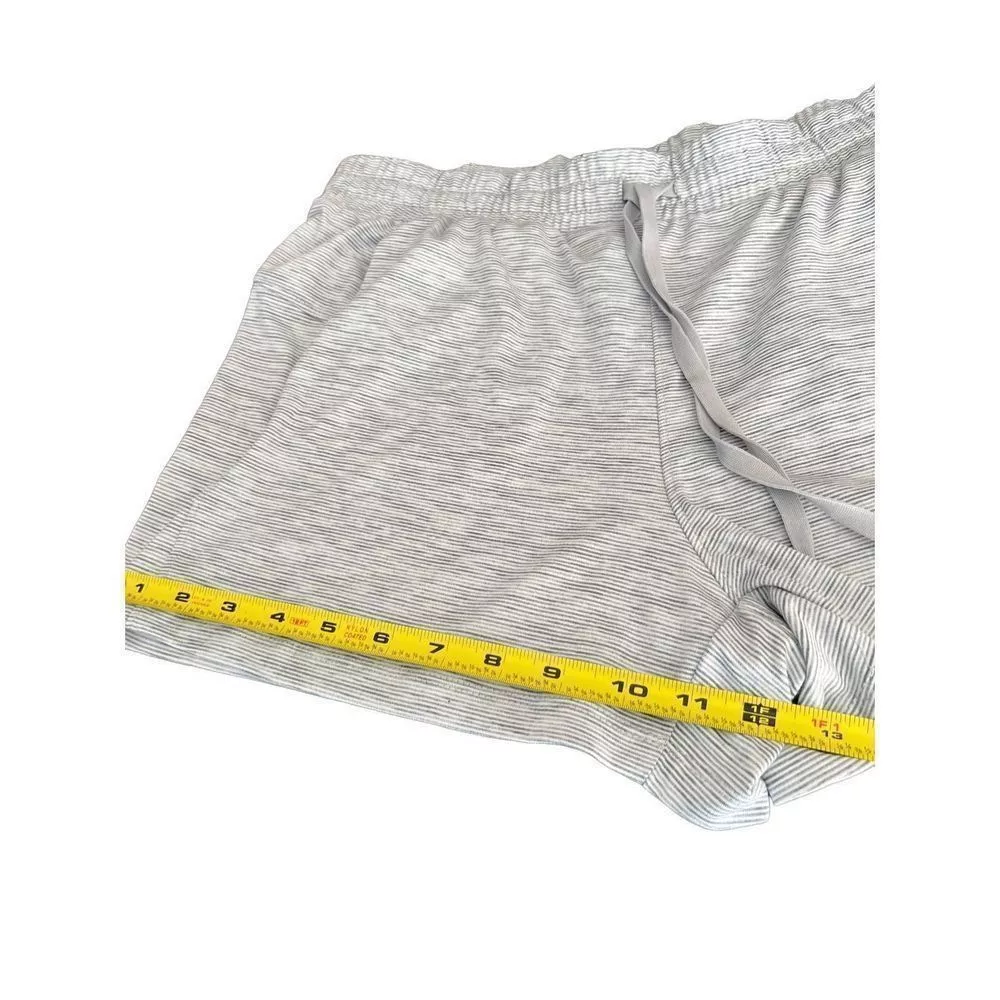 Reebok Shorts Reebok On The Fly Short Size Medium Gray