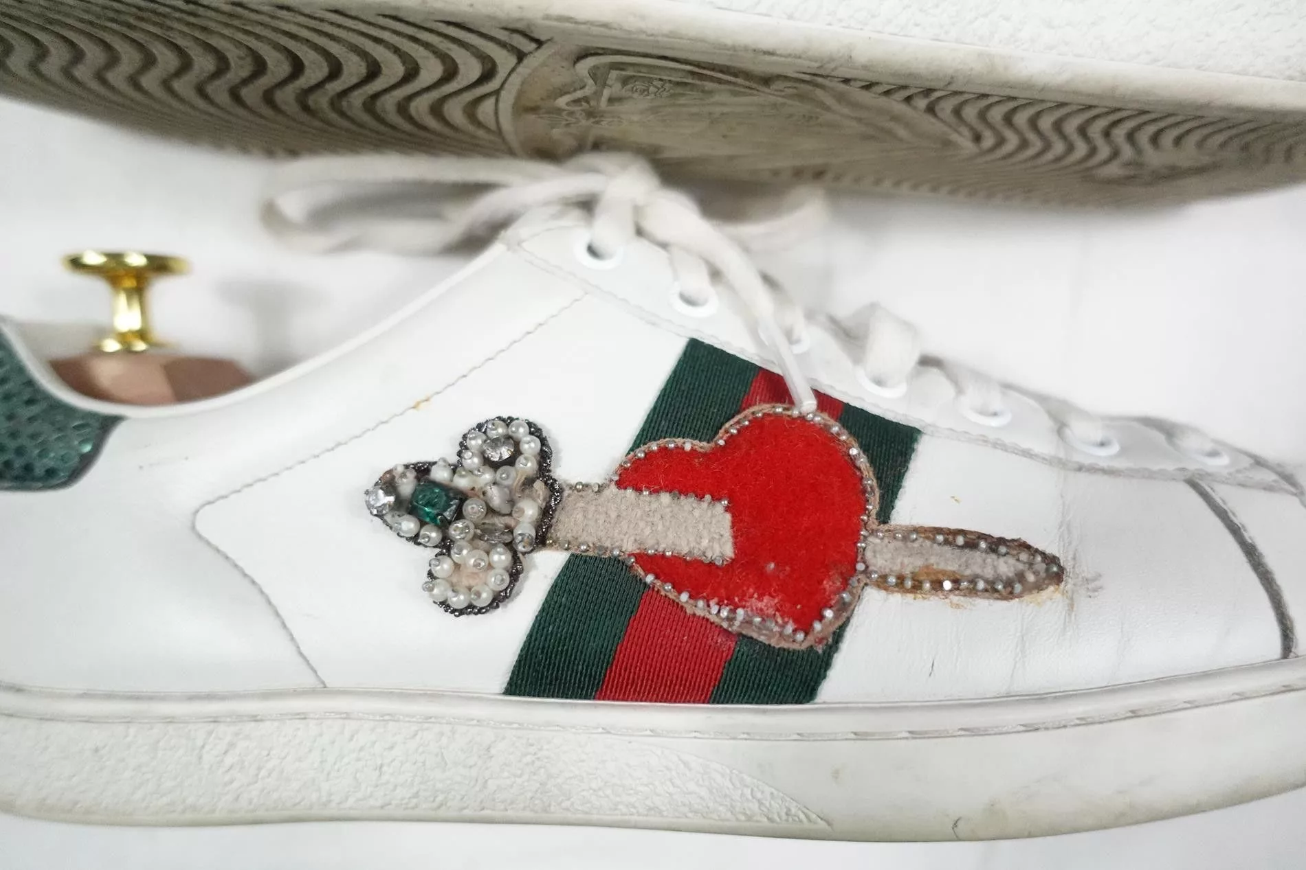 Gucci Low Top Sneakers Gucci Sneakers Ace White Leather Heart Sword 40 EU 10 US Multi