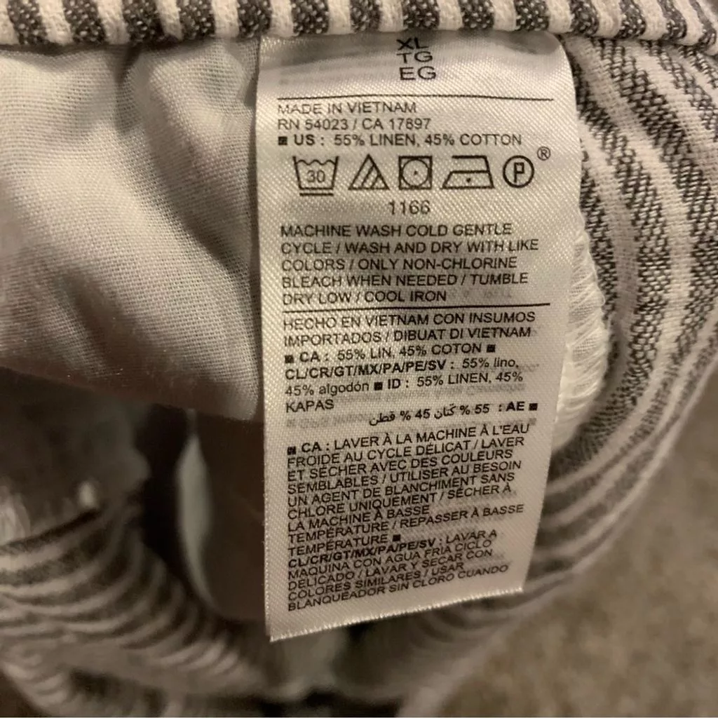 Women’s Old Navy Shorts White