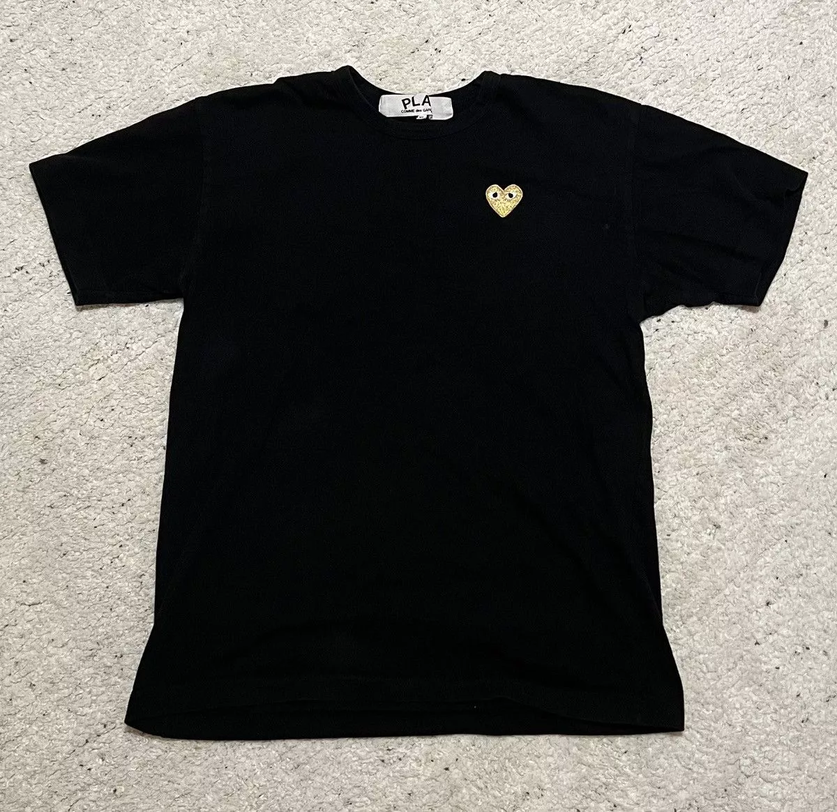 Comme des Garcons Short Sleeve T Shirts Comme des Garcons Comme Des Garçons Play Golden Heart Patch T-Shirt Black