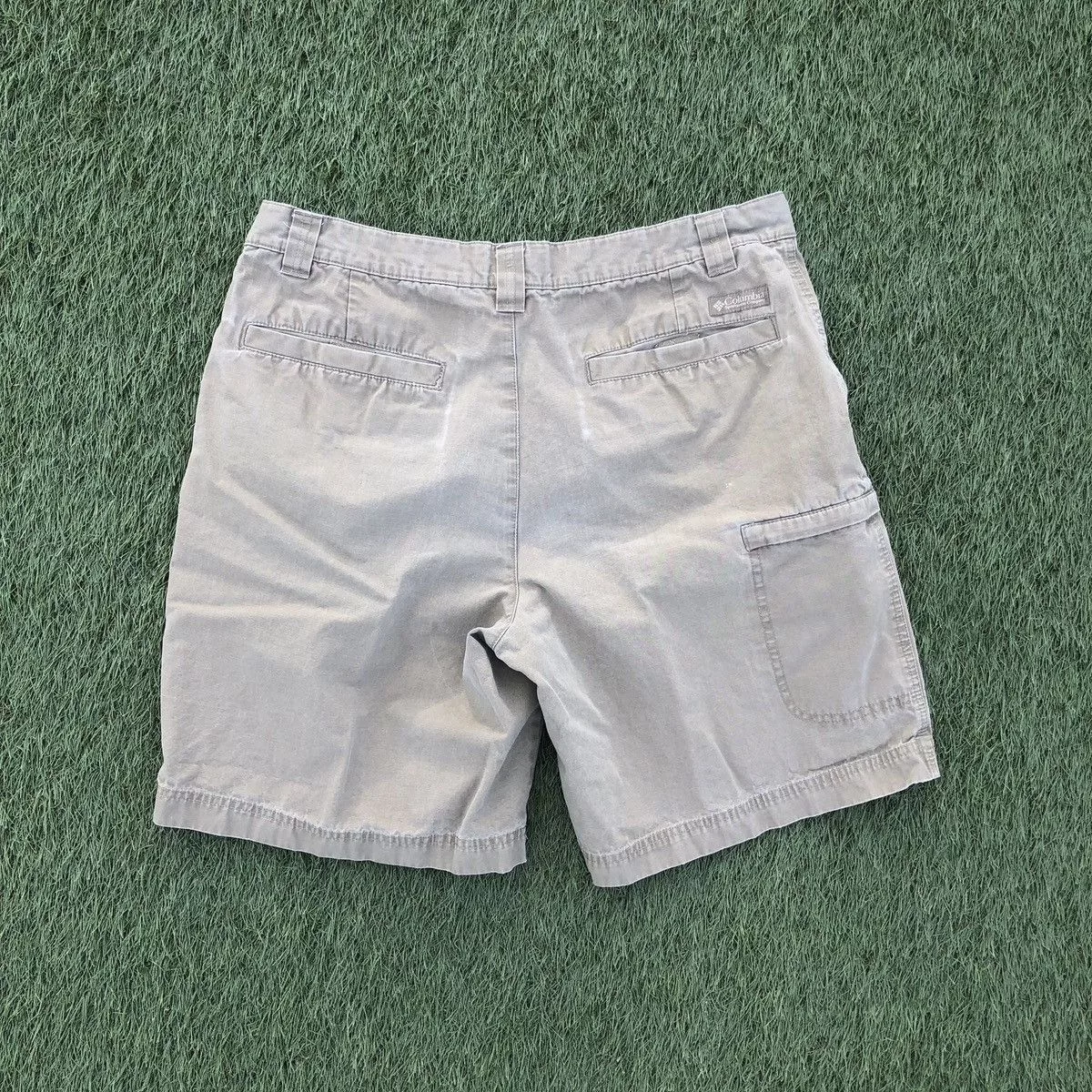 Columbia Shorts Columbia sportswear company cargo hiker shorts White Gorpcore