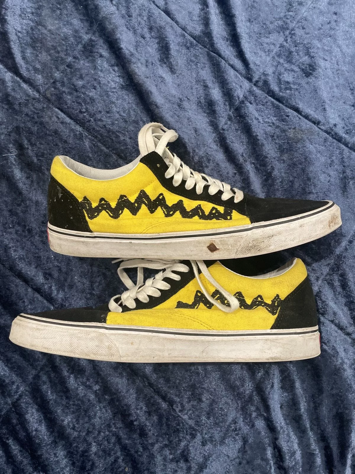 Peanuts Low Top Sneakers Peanuts × Vans Vans Old Skool Peanuts Charlie Brown/Black