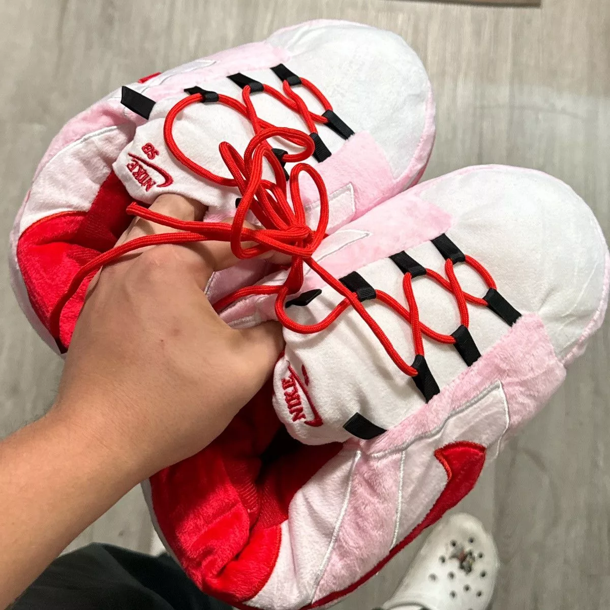 Nike Slip Ons New Nike SB pink & red color way slippers✌🏽🩷