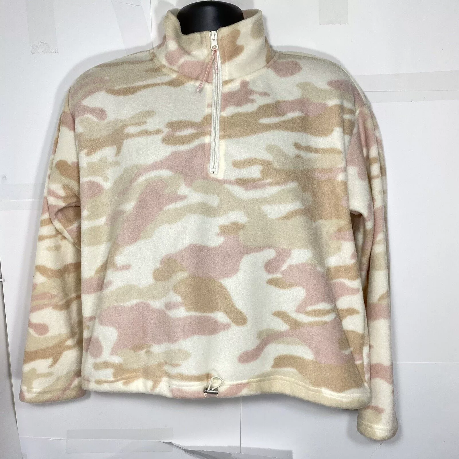Other Sweatshirts Other Derek Heart Large Fleece Cream & Pink Camouflage Sweatshirt