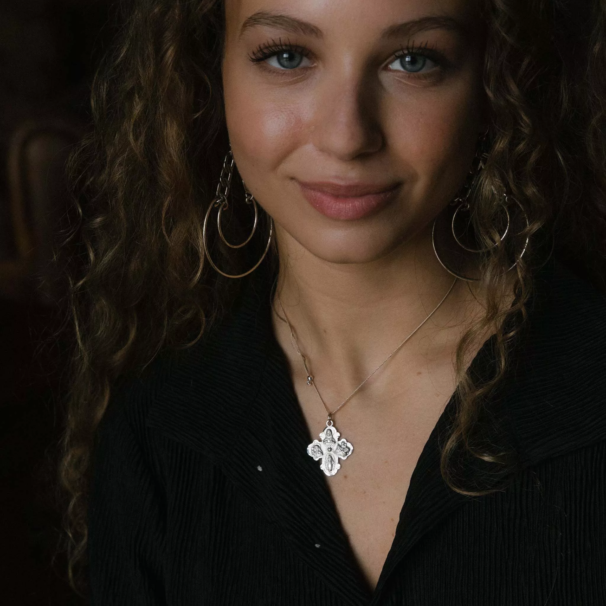 4-Way Cross Expandable Chain Necklace