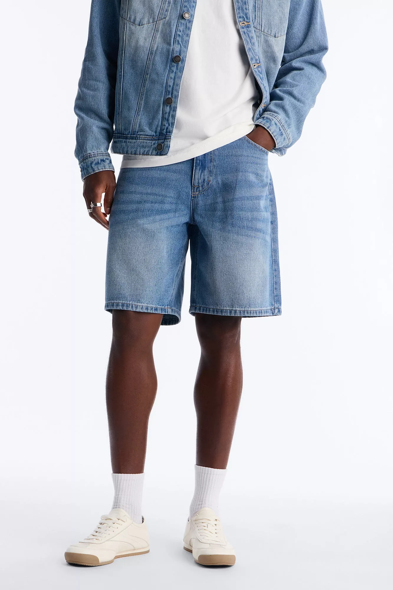Essential Relaxed Denim Short - Medium Blue Wash