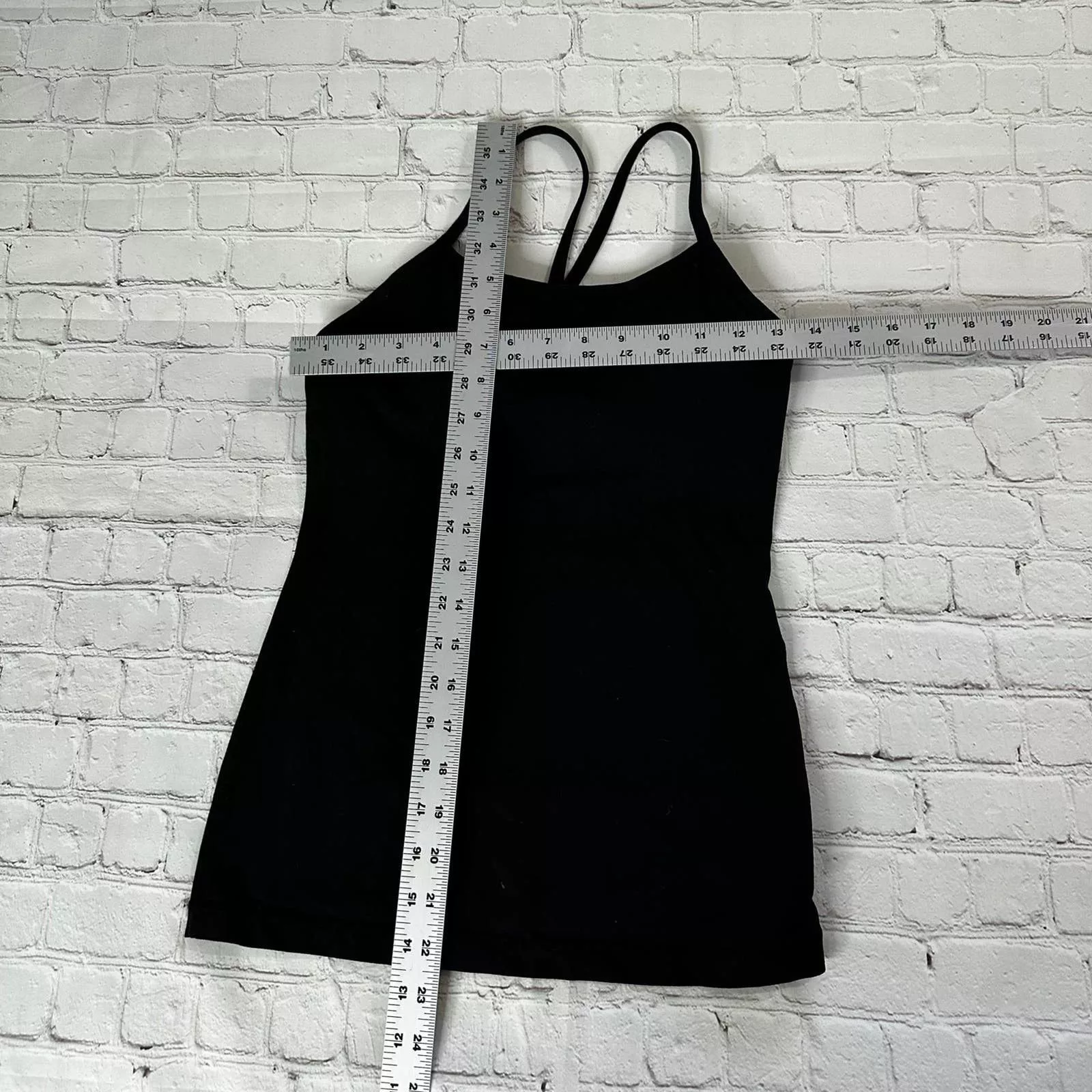 Lululemon Tank Tops Lululemon Black y Tank top