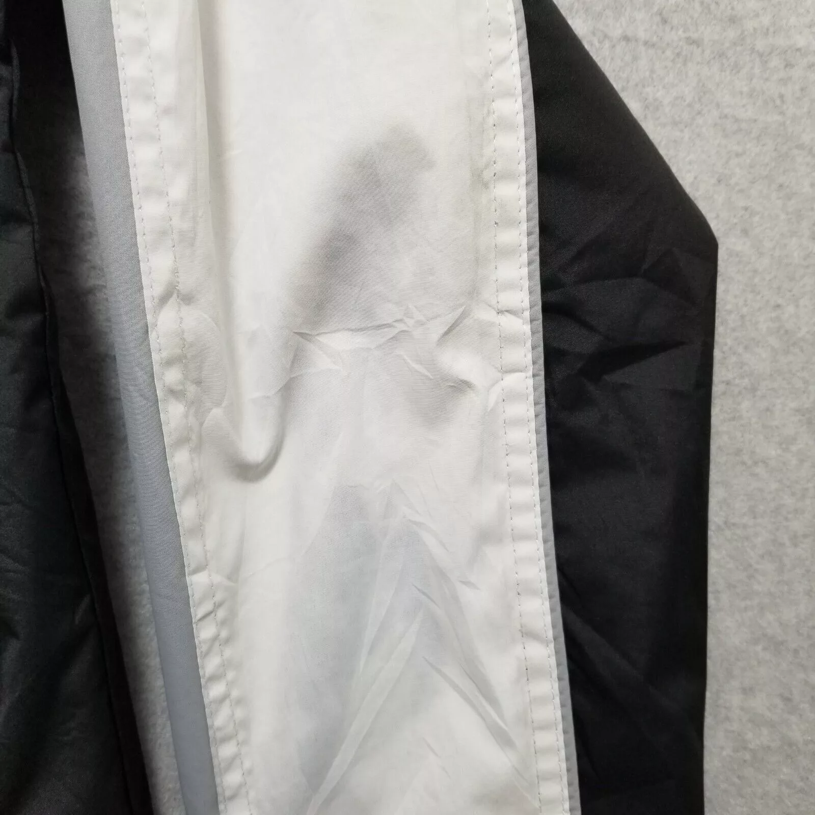St. Johns Bay Jackets St. Johns Bay St Johns Bay Womens Jacket Small Pockets Full Zip Hooded White